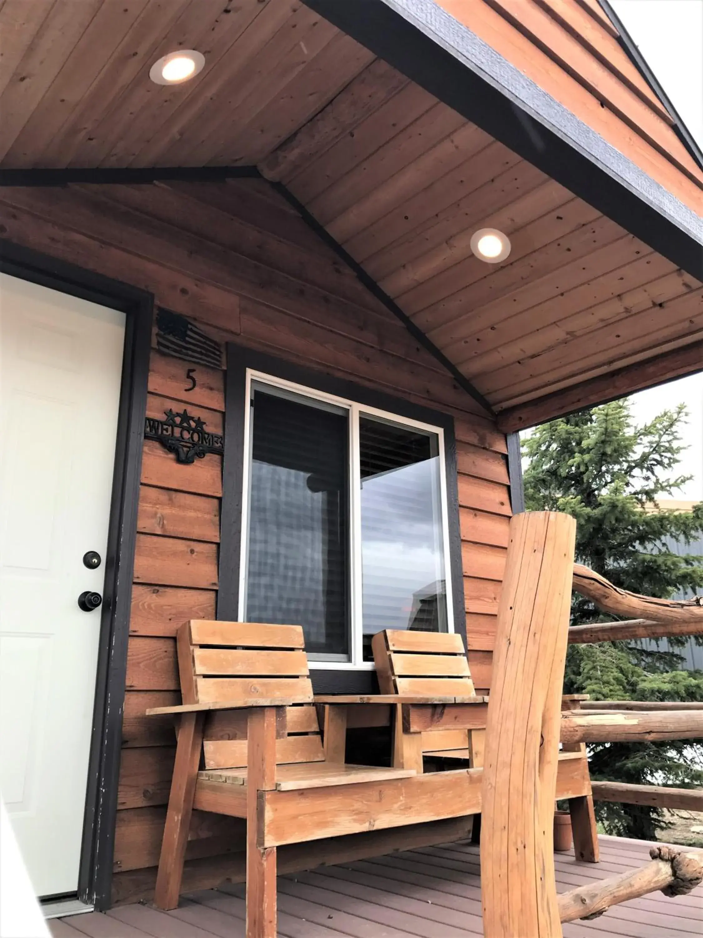 Queen Room with Balcony in Drift Lodge Queen Room with Balcony in Drift Lodge