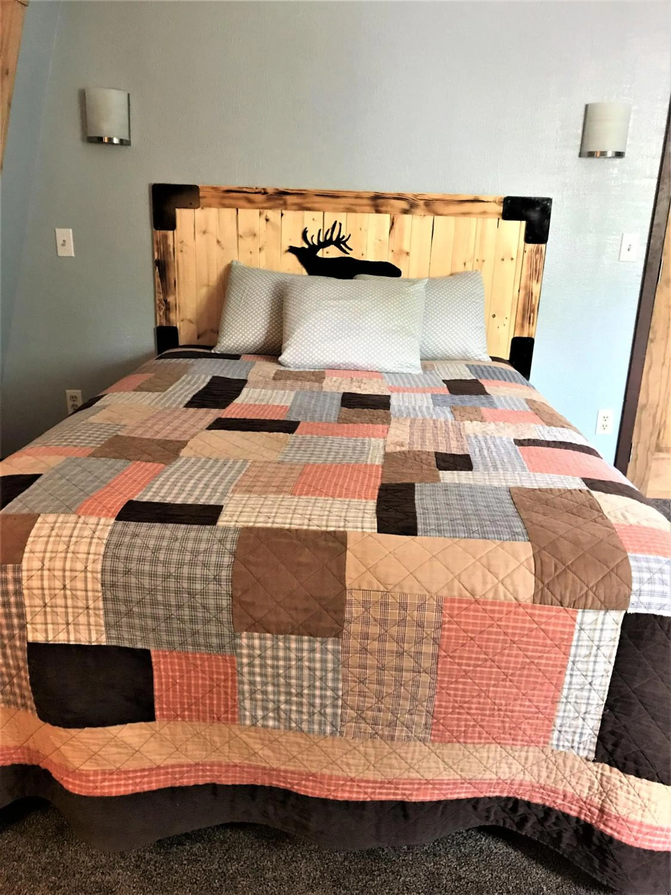Bed in Drift Lodge
