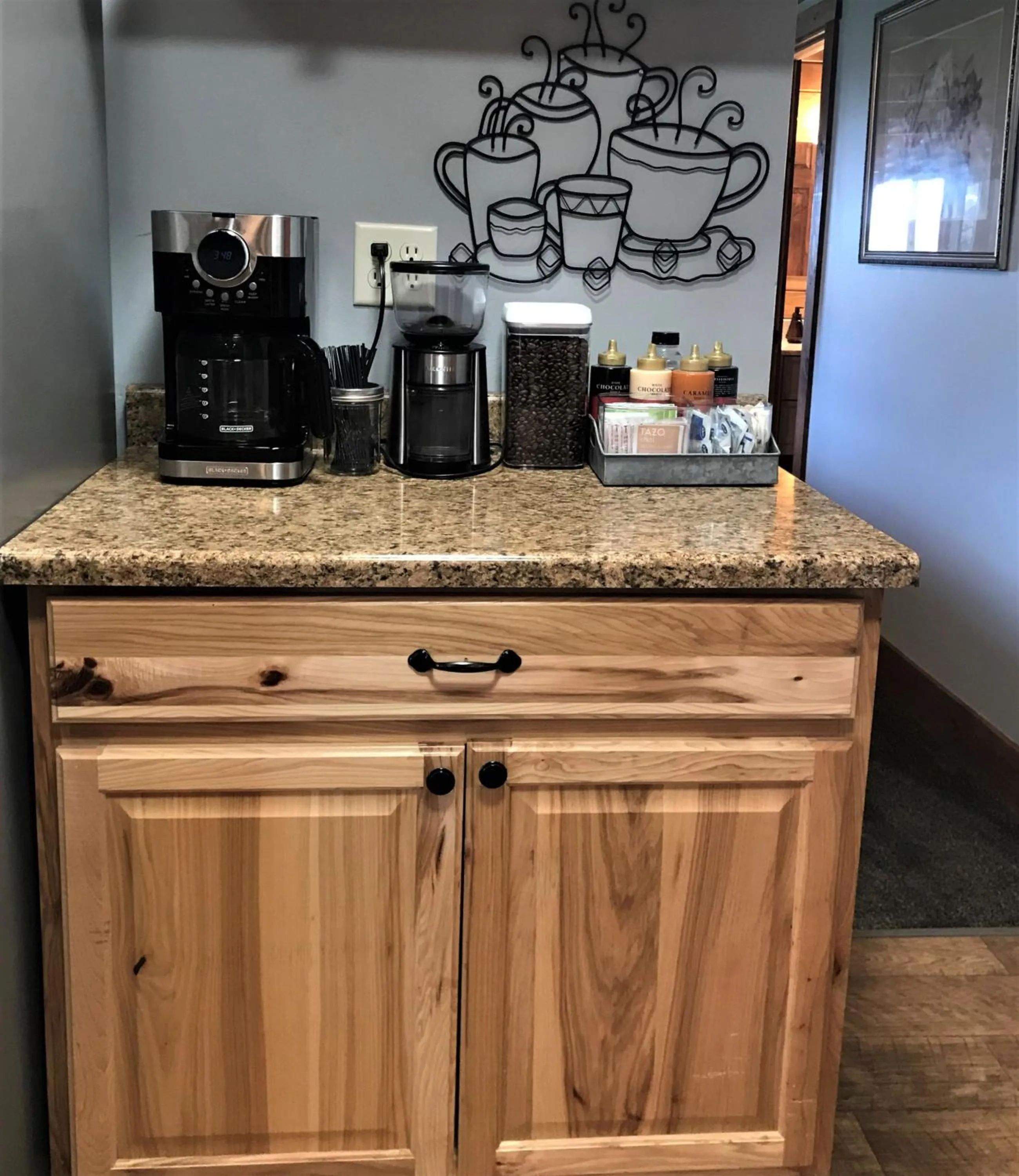 Coffee/tea facilities in Drift Lodge