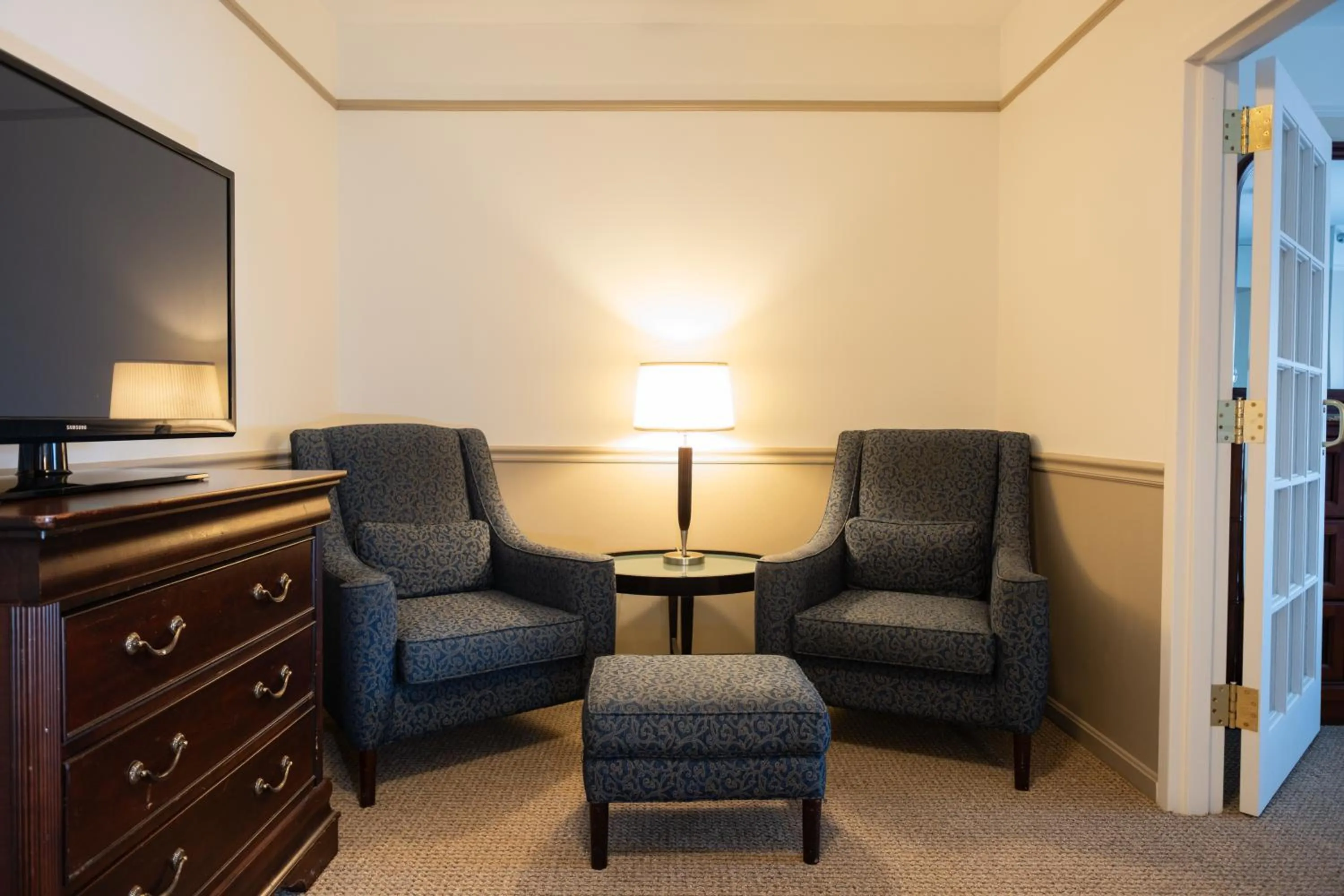 Living room in Senator Inn & Spa