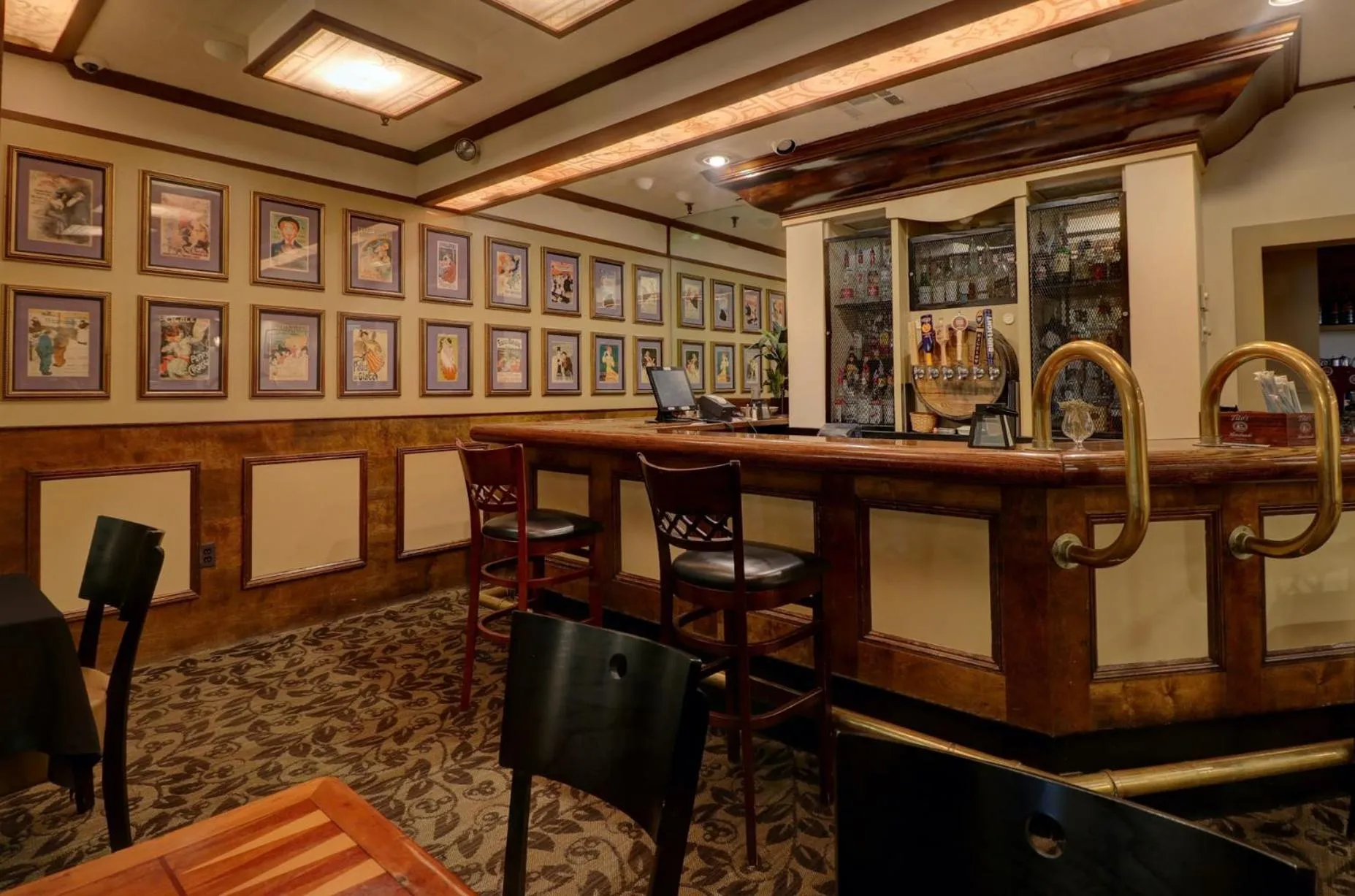 Restaurant/places to eat in Senator Inn & Spa