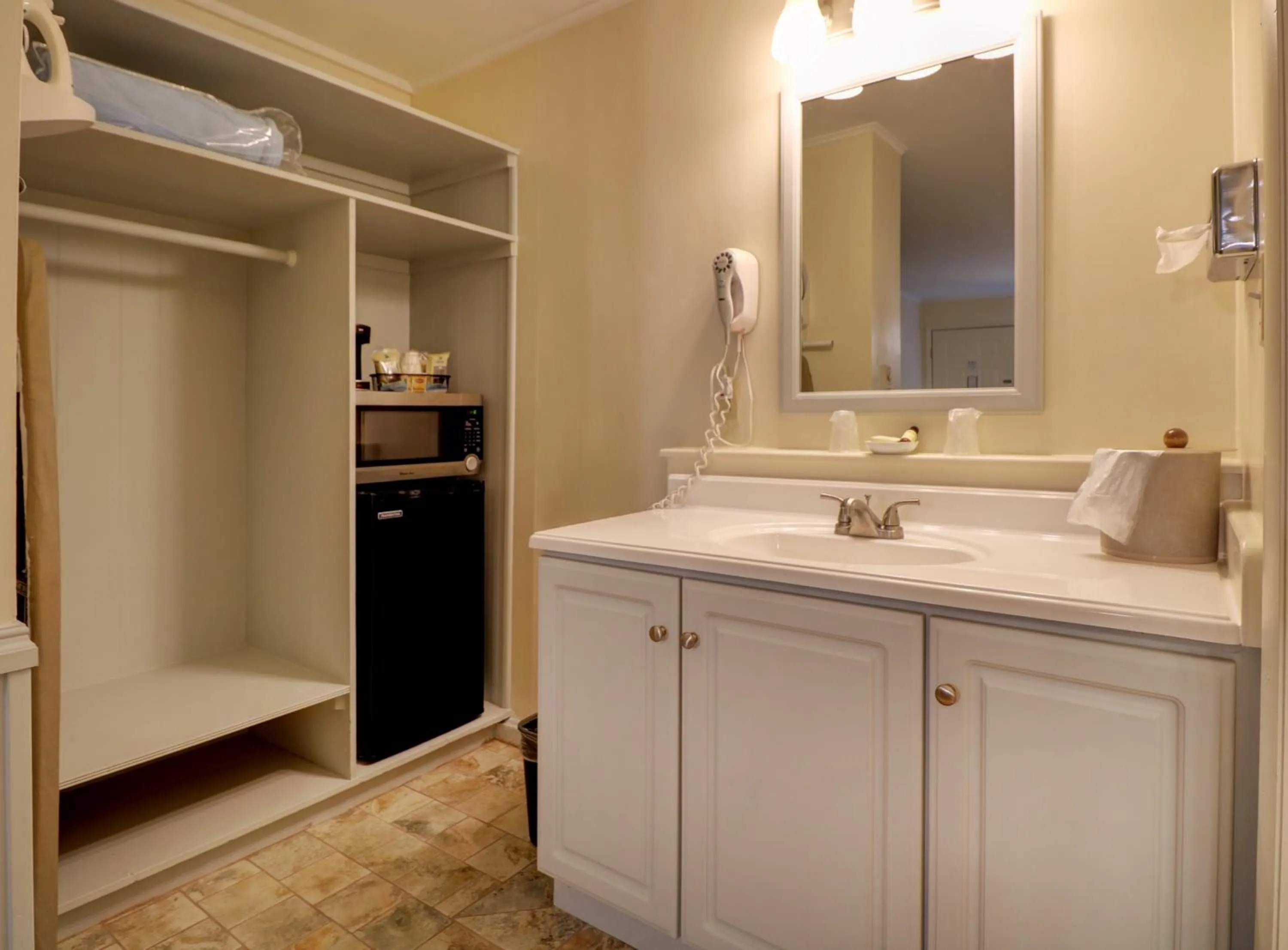 Bathroom in Senator Inn & Spa