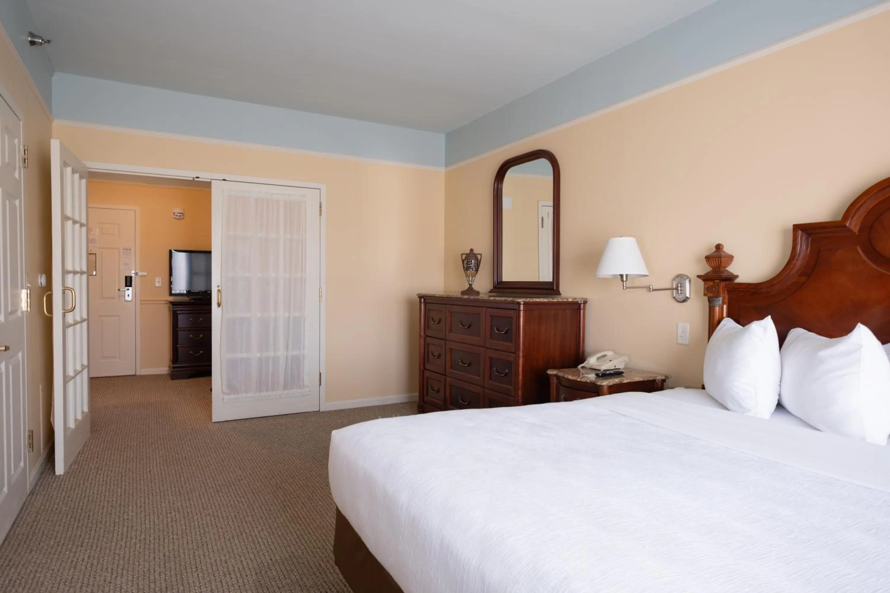 Bed in Senator Inn & Spa