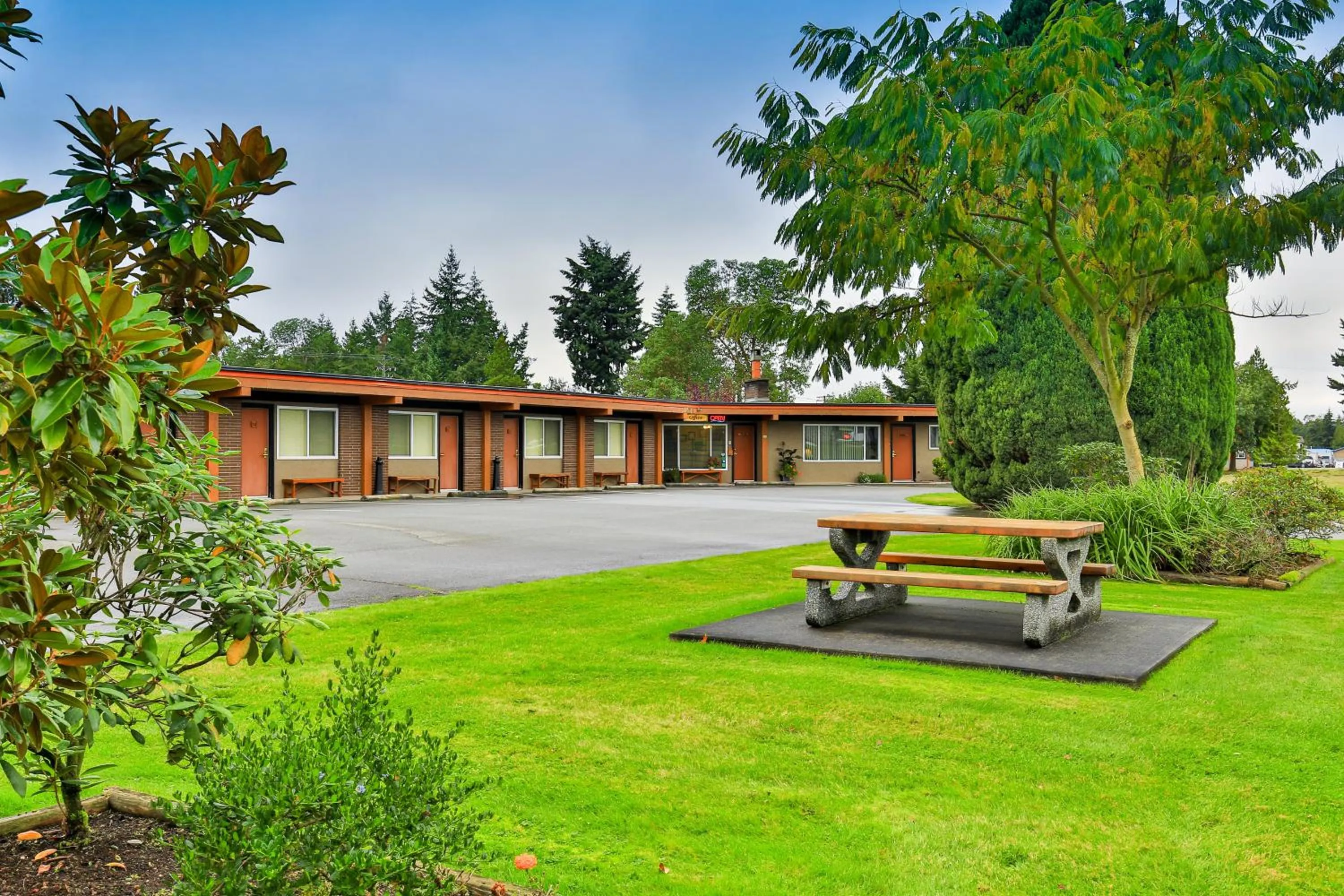 Property building in Arbutus Grove Motel