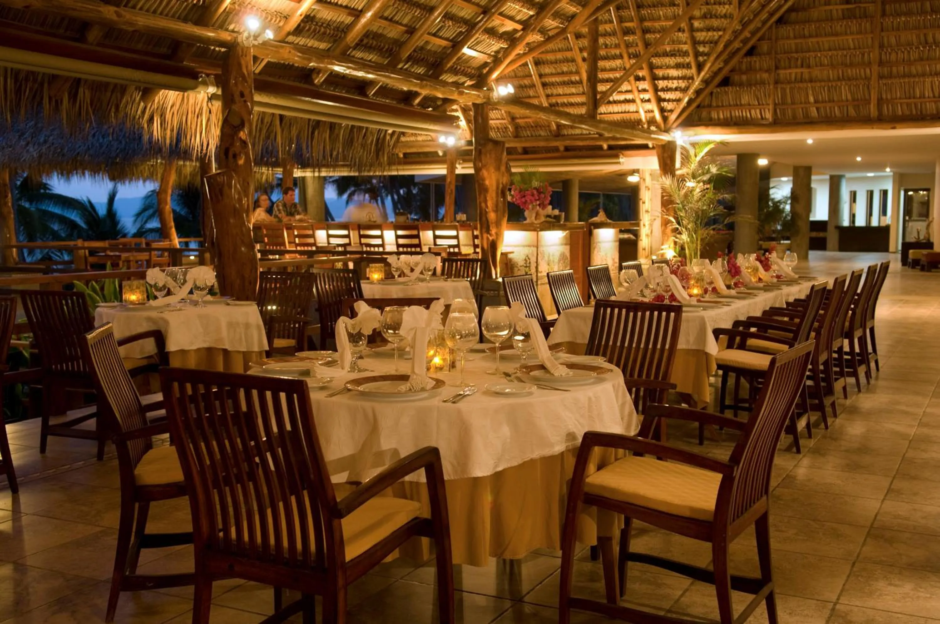 Restaurant/places to eat in Tango Mar Beachfront Boutique Hotel & Villas
