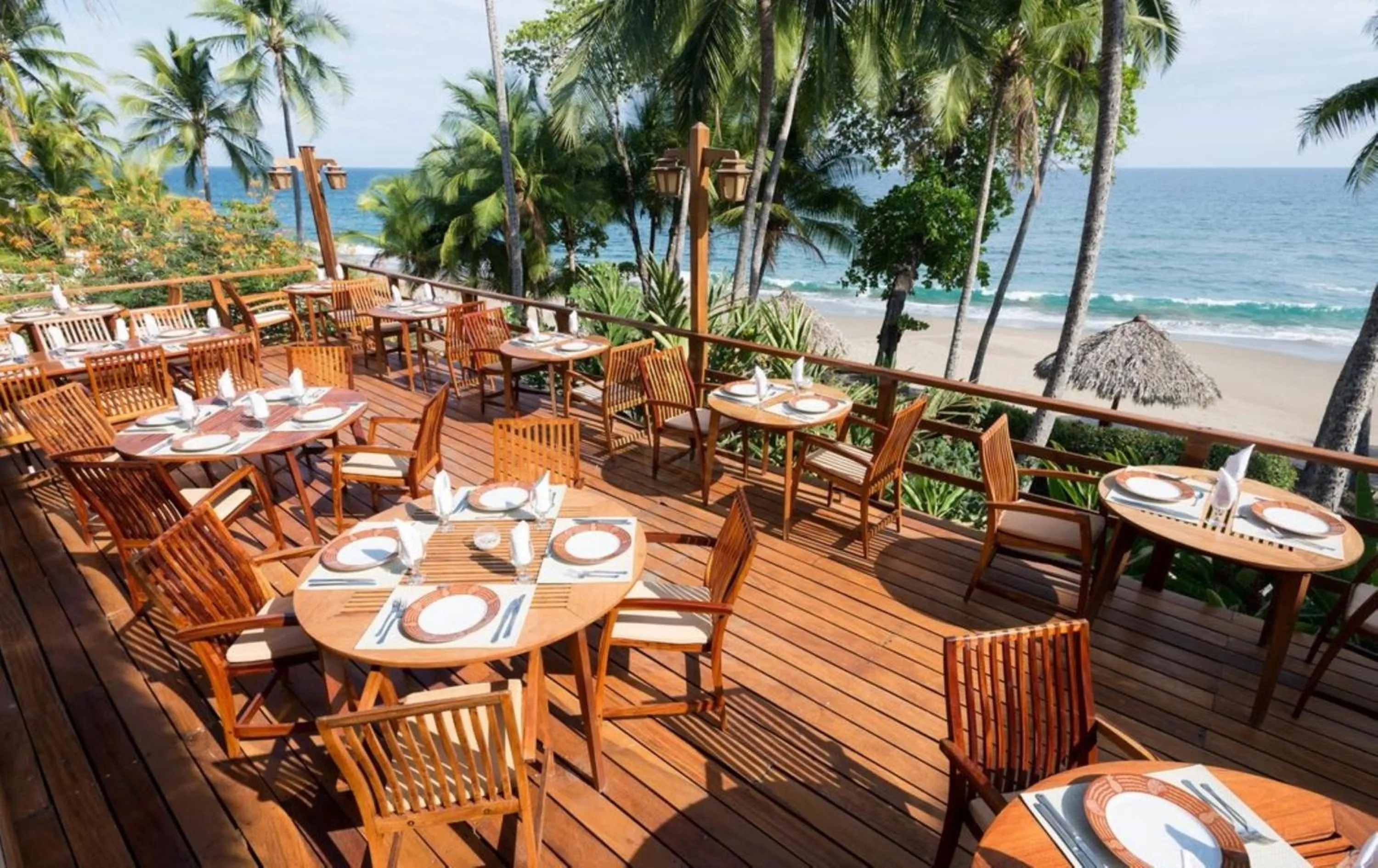 Restaurant/places to eat in Tango Mar Beachfront Boutique Hotel & Villas