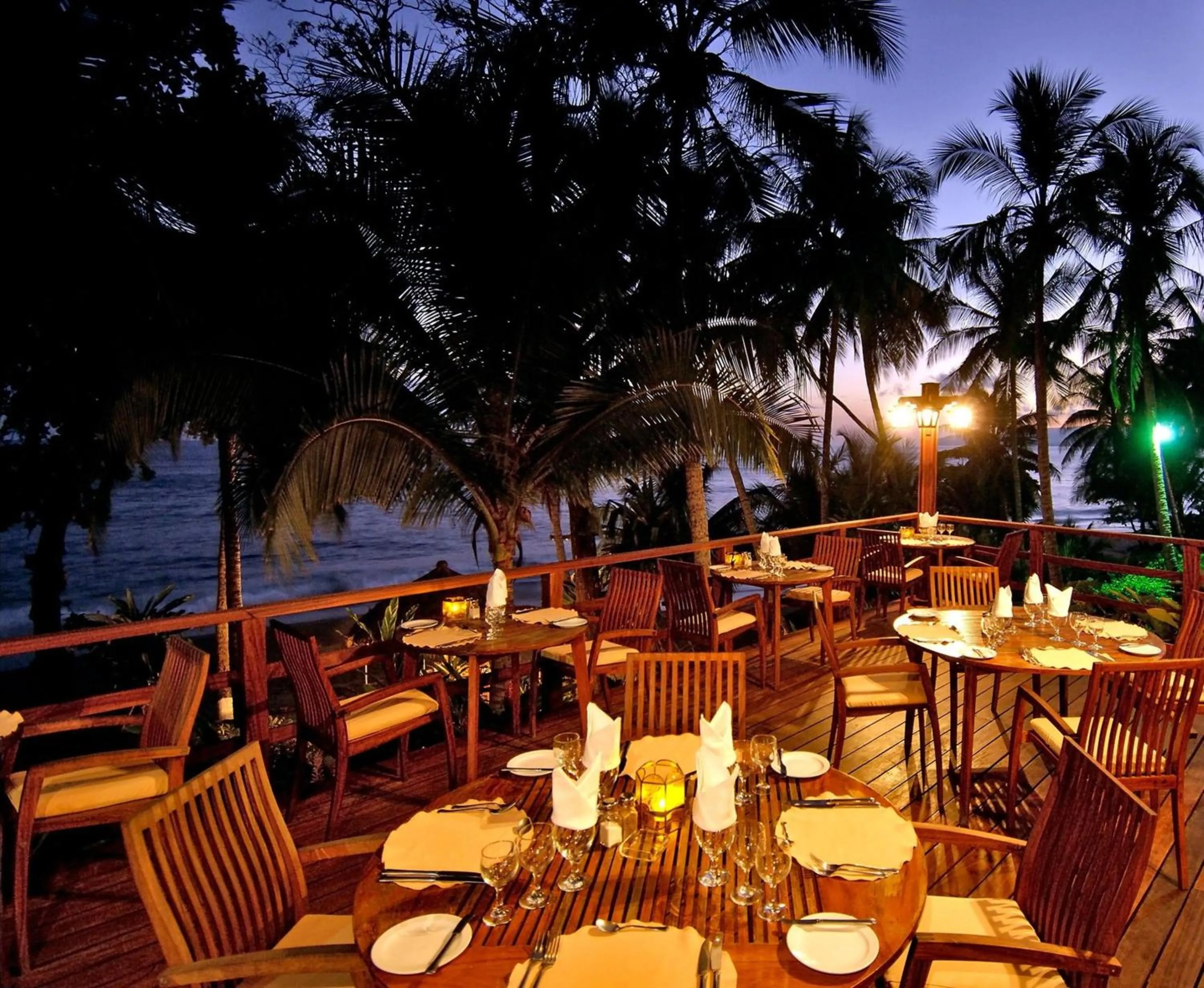 Restaurant/places to eat in Tango Mar Beachfront Boutique Hotel & Villas