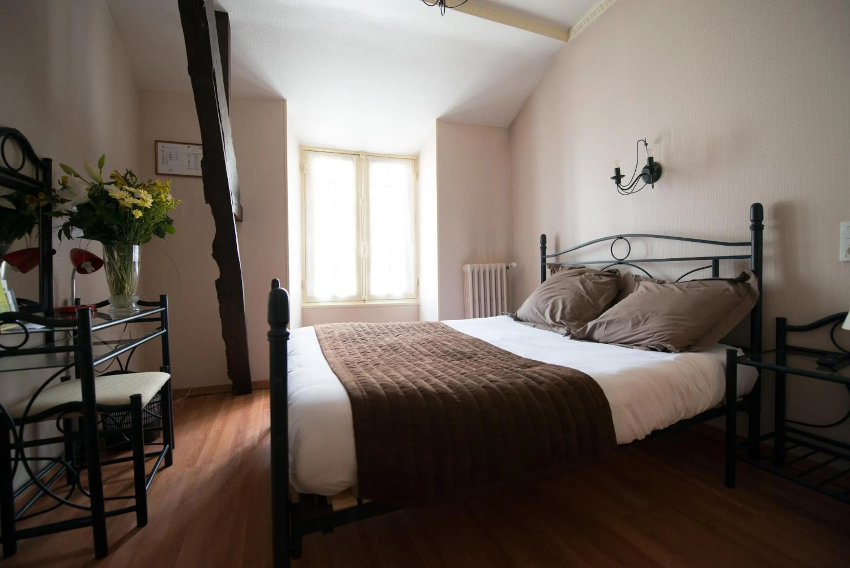 Photo of the whole room, Bed in La Croix Verte - Le Relais des Moulins