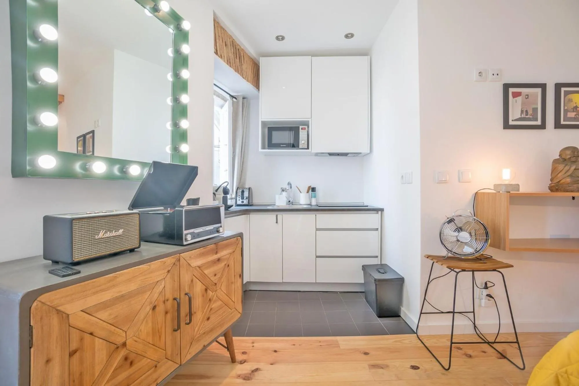 Kitchen or kitchenette in Downtown Comfy Suite