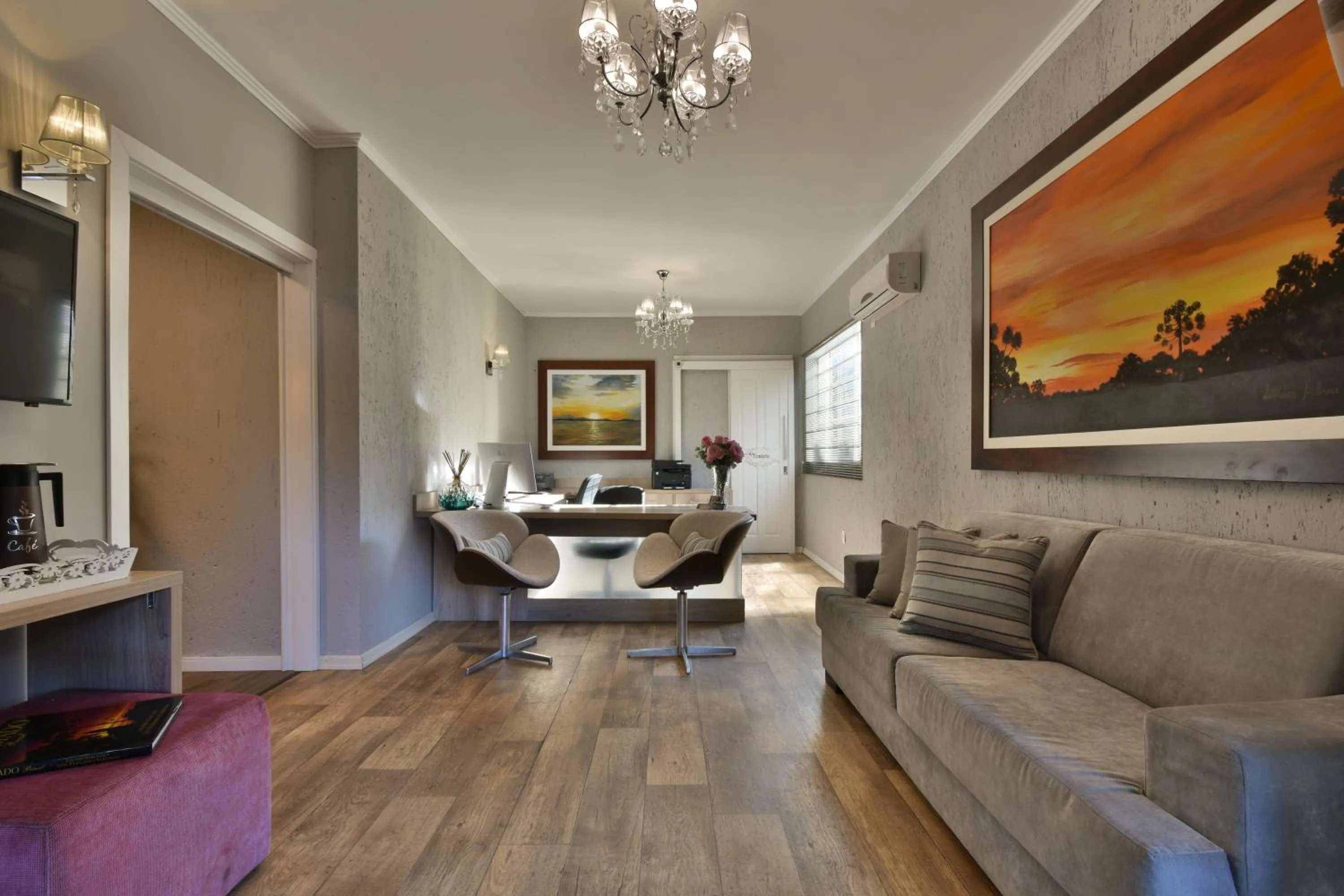 Communal lounge/ TV room in Pousada Solar Viena