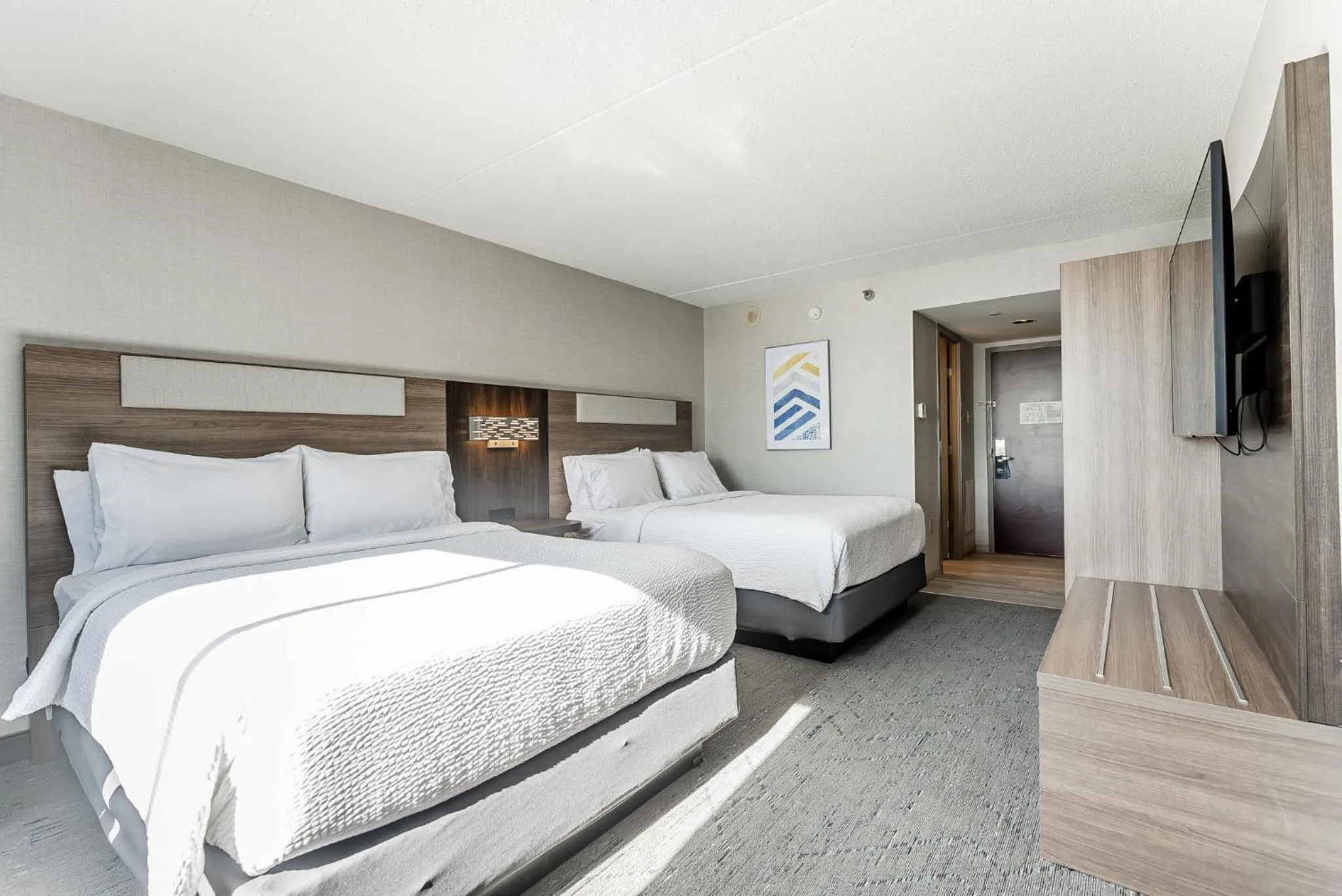 Photo of the whole room, Bed in Holiday Inn Express Philadelphia Penn's Landing by IHG