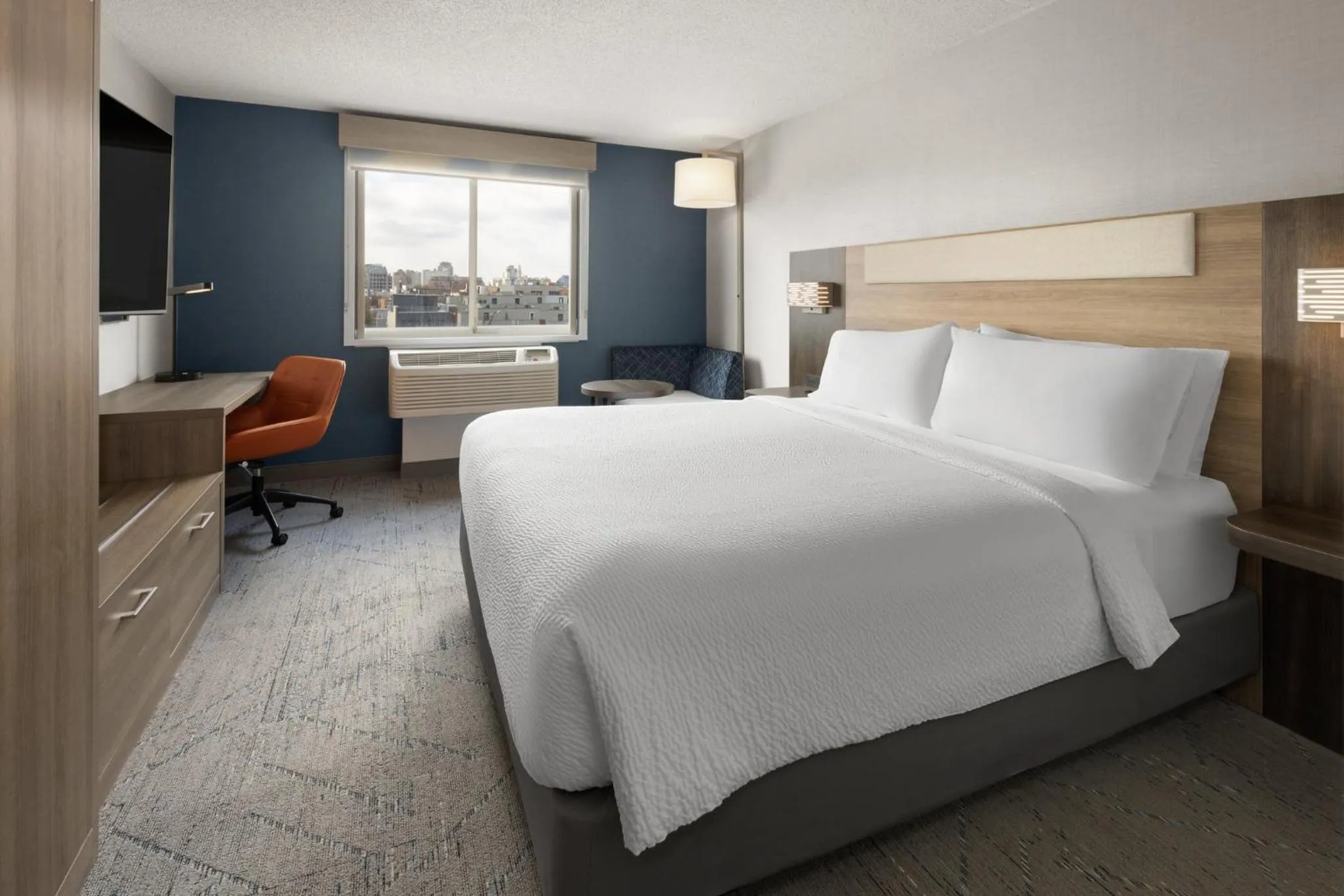 Photo of the whole room, Bed in Holiday Inn Express Philadelphia Penn's Landing by IHG