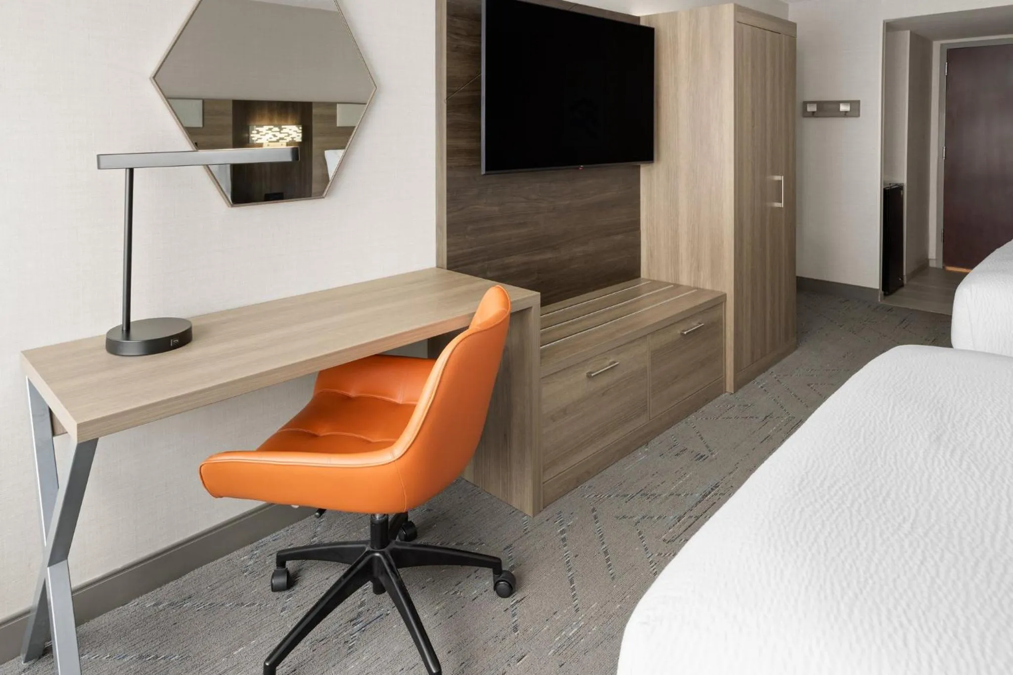 Photo of the whole room, Bed in Holiday Inn Express Philadelphia Penn's Landing by IHG