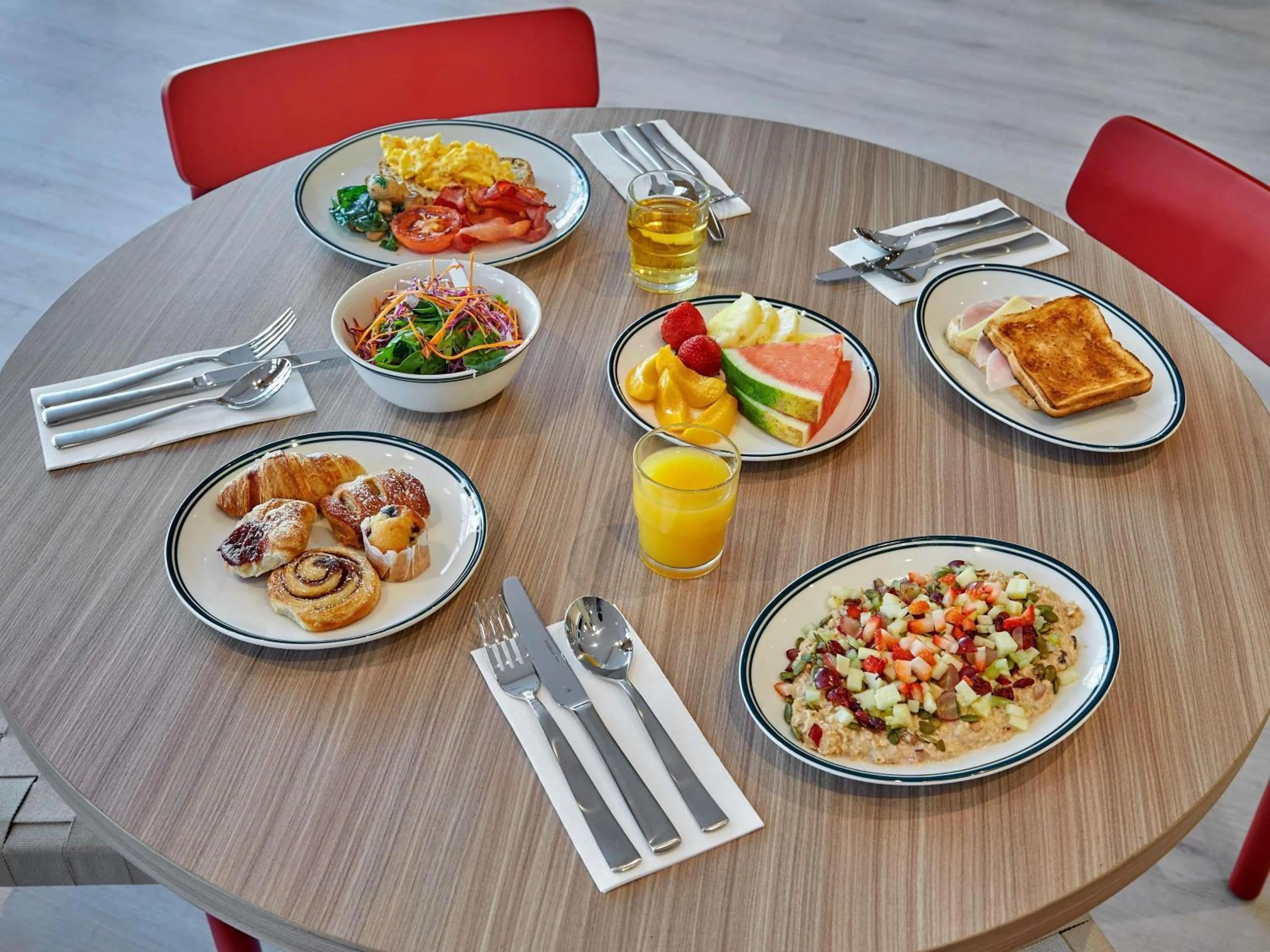 Breakfast in ibis Perth