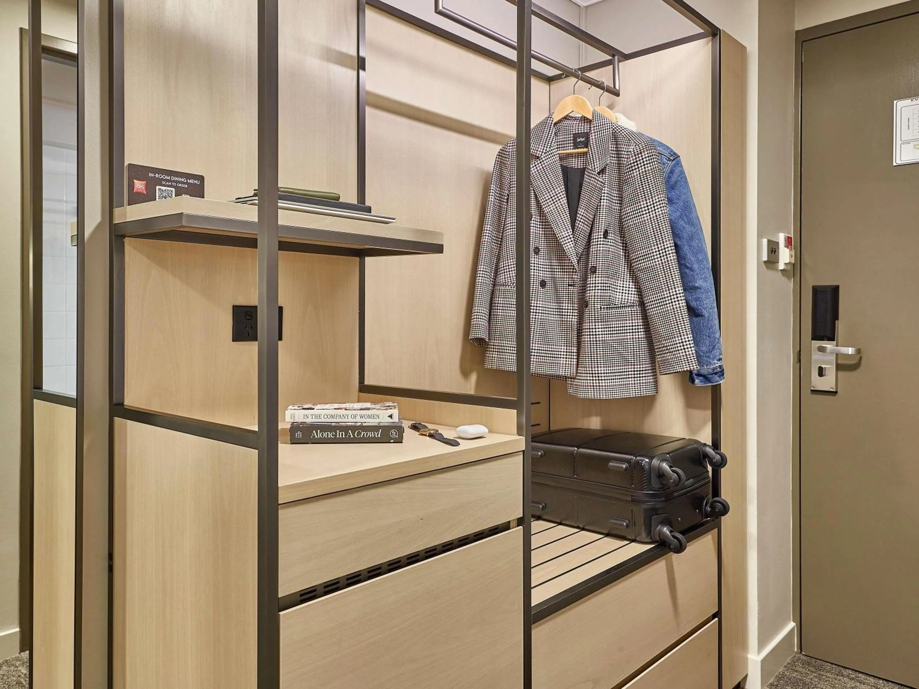 Bedroom in ibis Perth