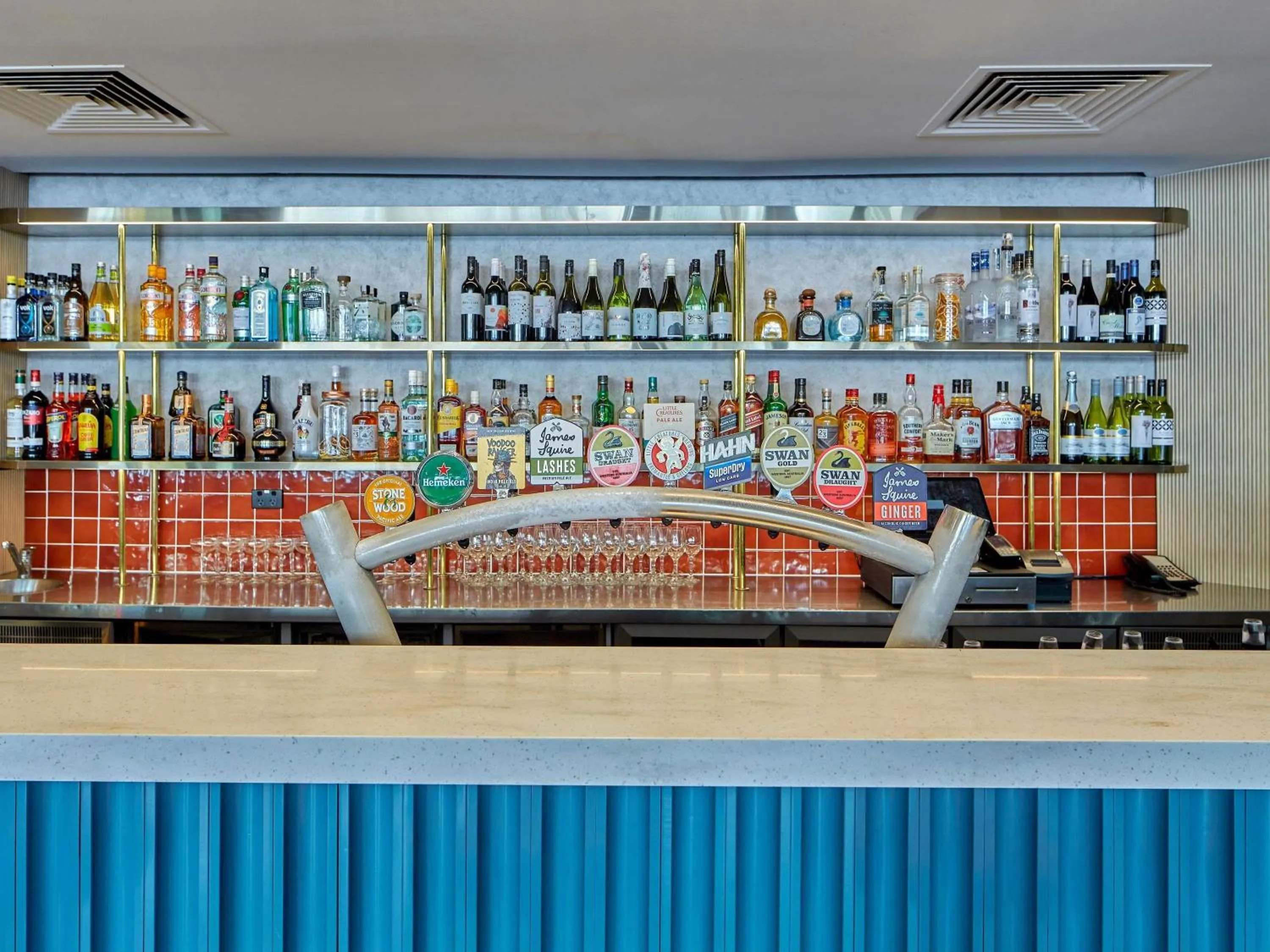 Lounge or bar in ibis Perth