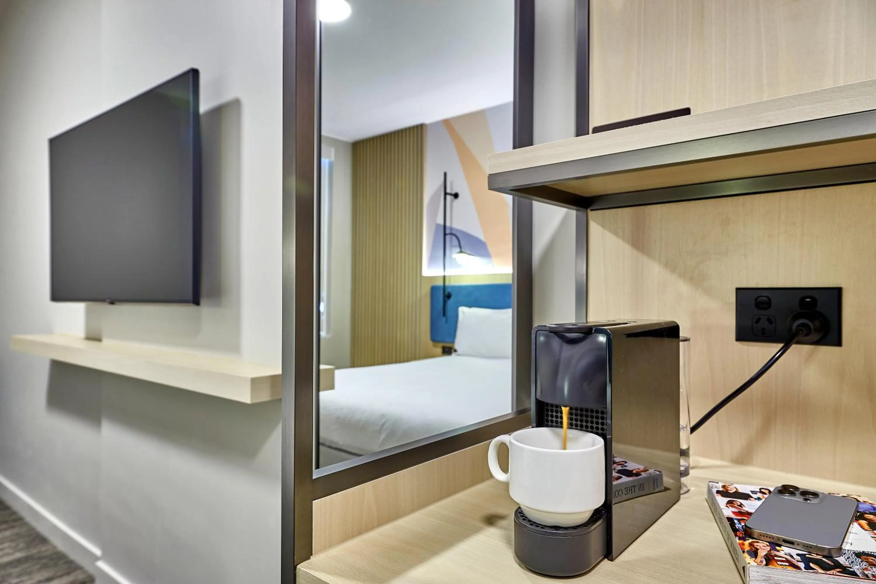 Coffee/tea facilities, Bed in ibis Perth