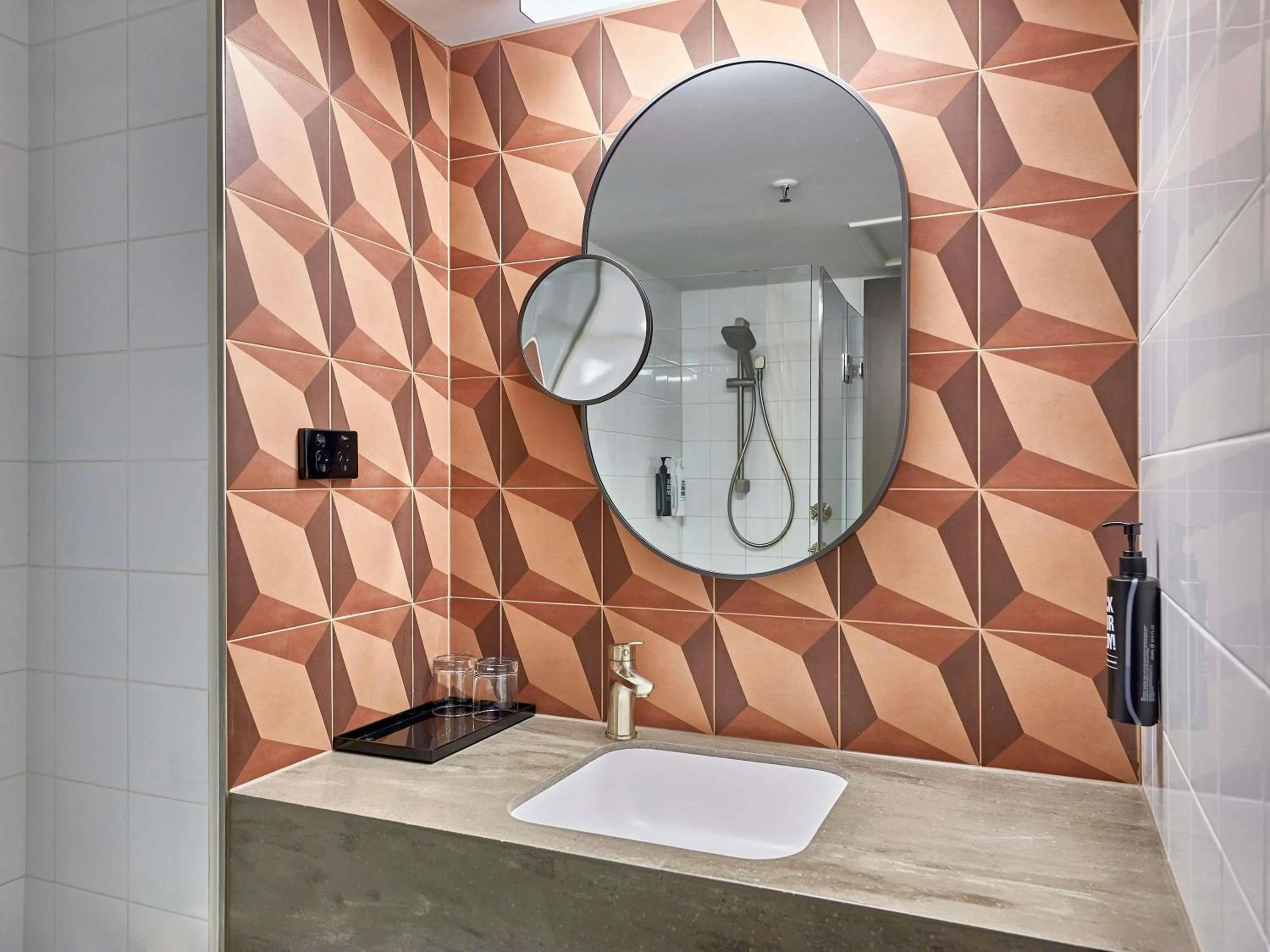 Bedroom in ibis Perth