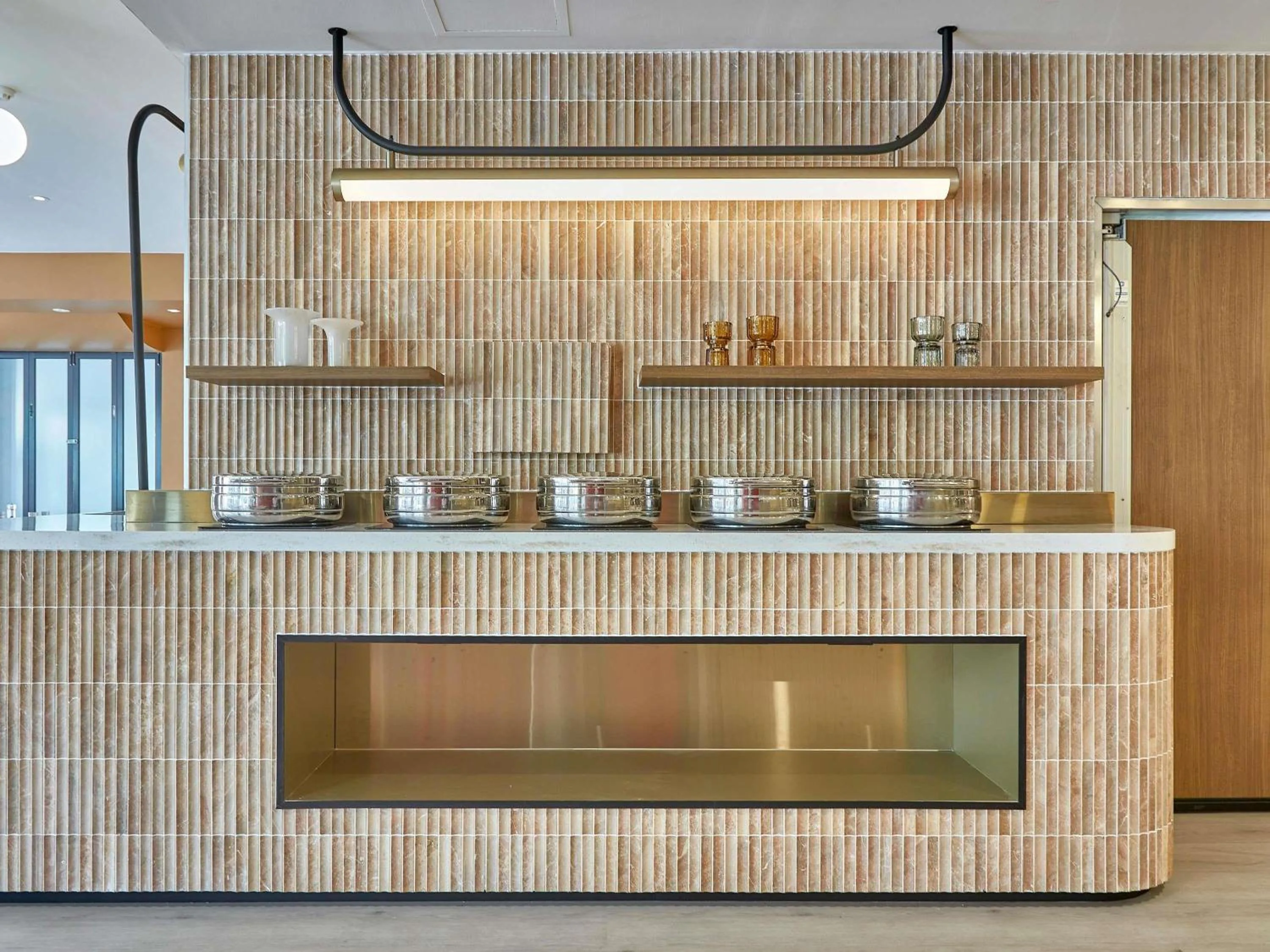 Restaurant/places to eat in ibis Perth