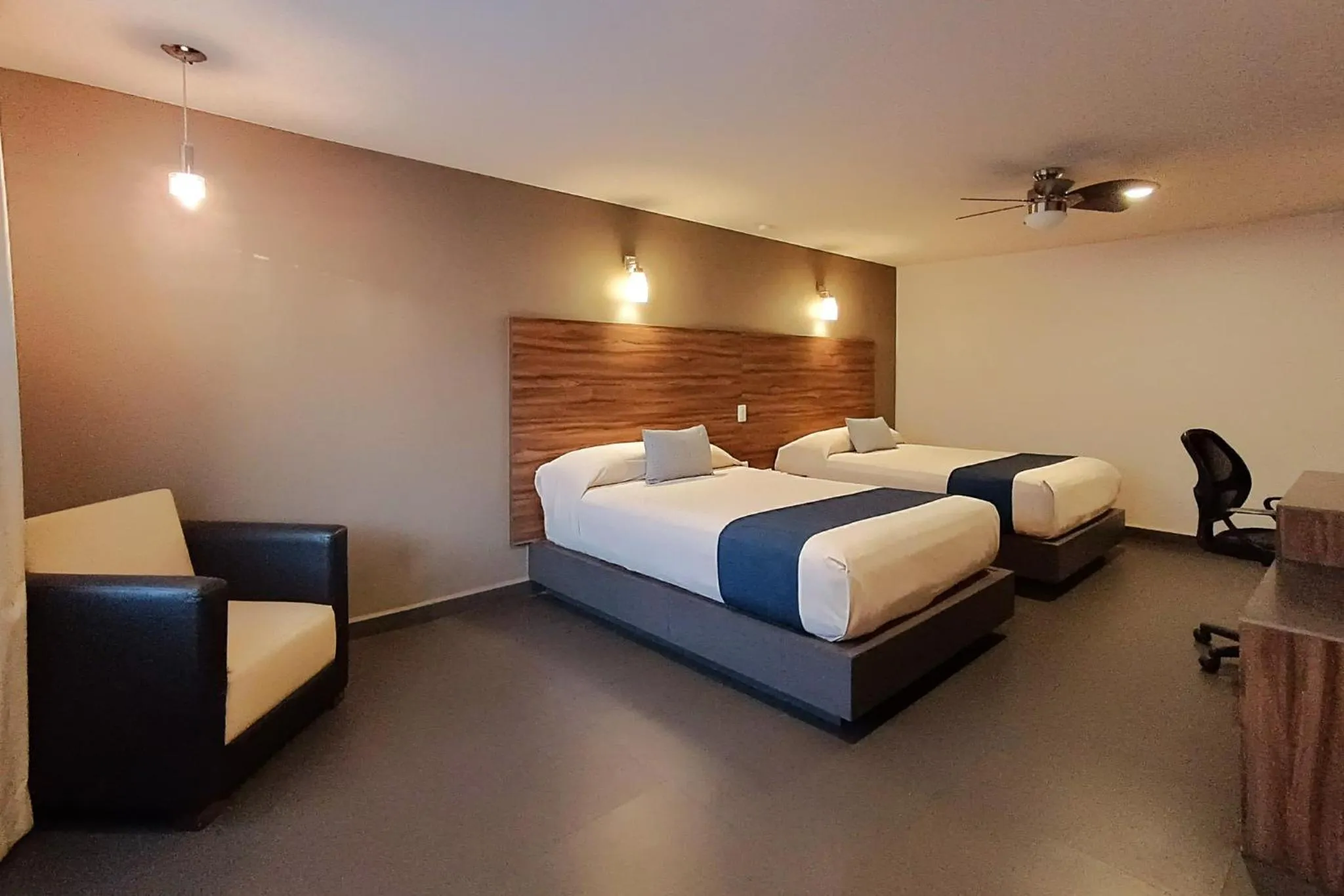 Photo of the whole room, Bed in Hotel Panamerican