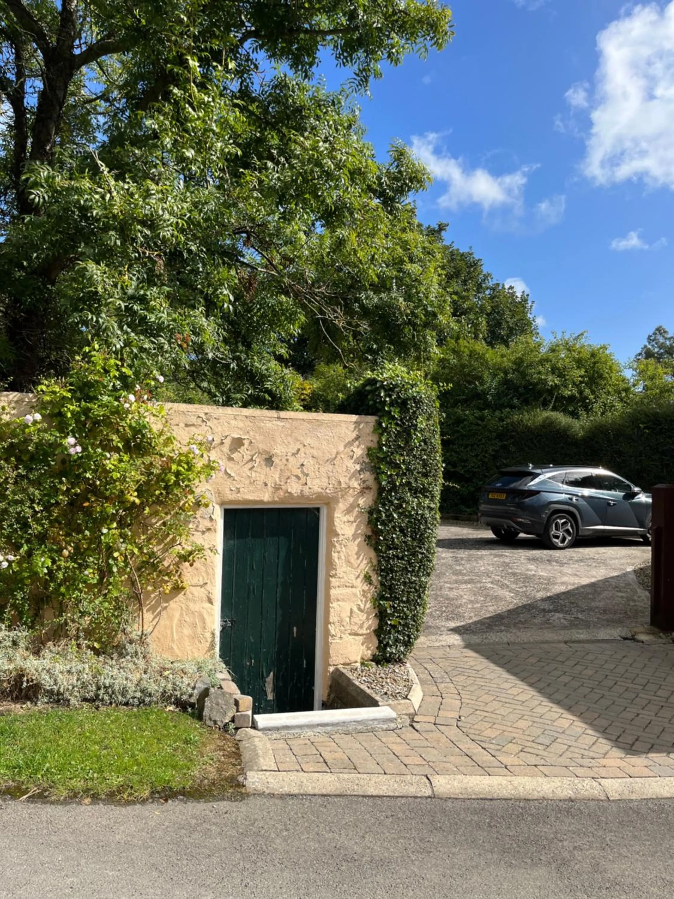 Parking in Old Mill House