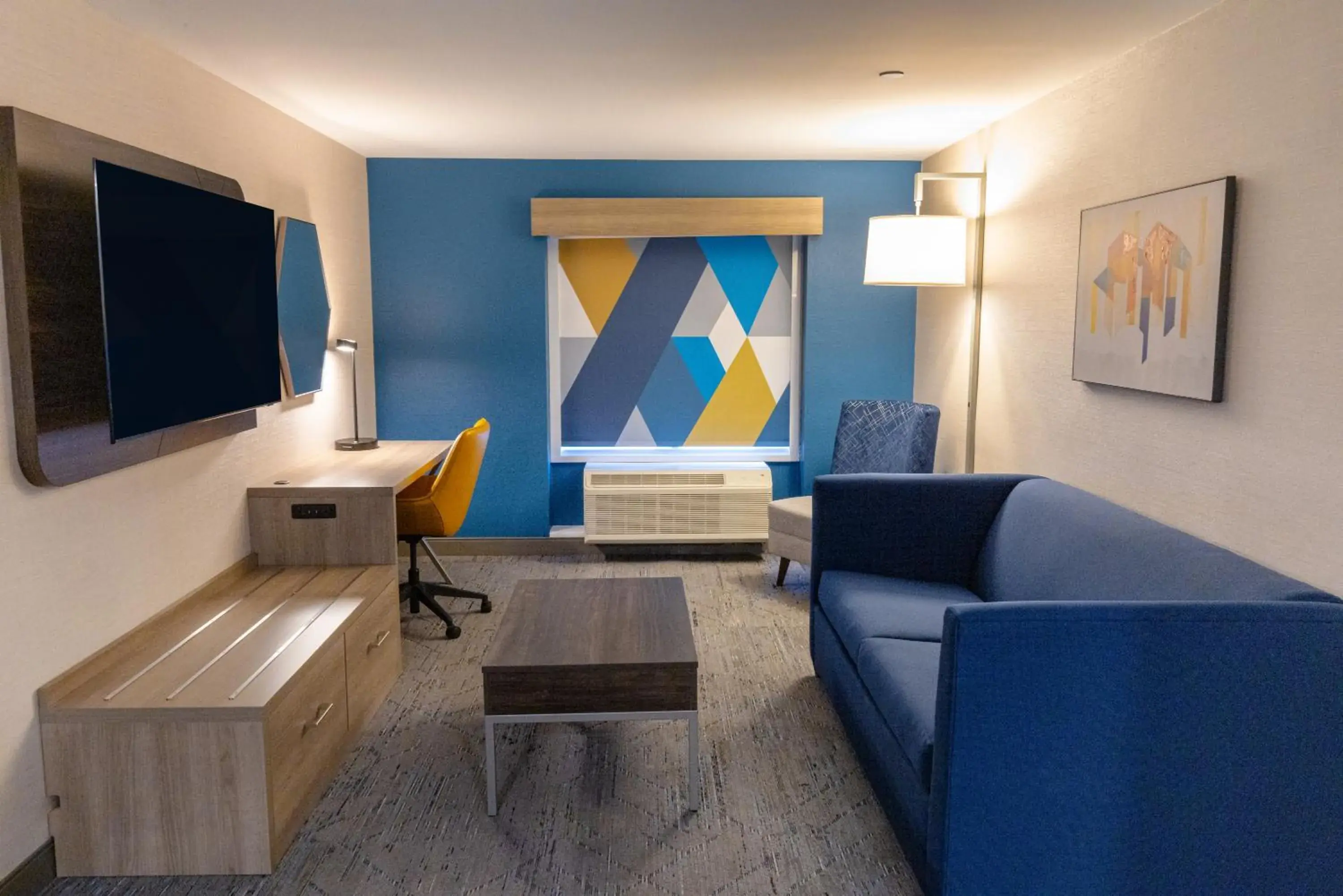 Suite - Hearing Accessible - Non-Smoking in Holiday Inn Express - Neptune by IHG Suite - Hearing Accessible - Non-Smoking in Holiday Inn Express - Neptune by IHG