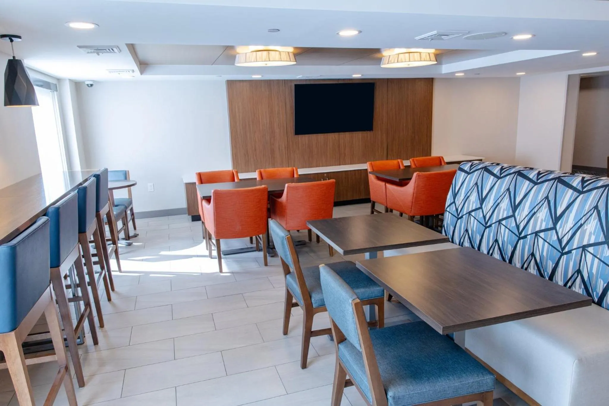 Breakfast in Holiday Inn Express - Neptune by IHG