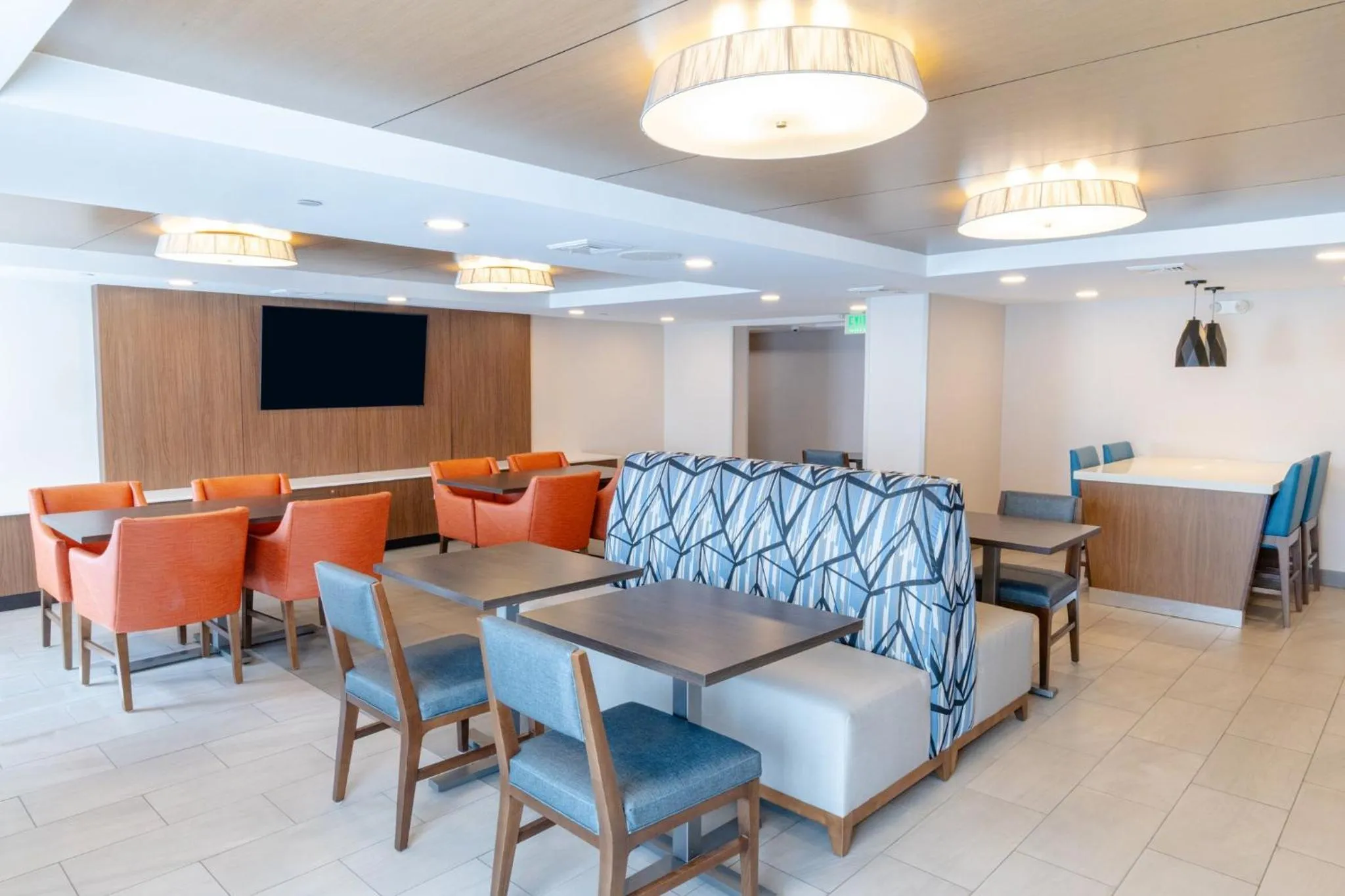 Breakfast in Holiday Inn Express - Neptune by IHG