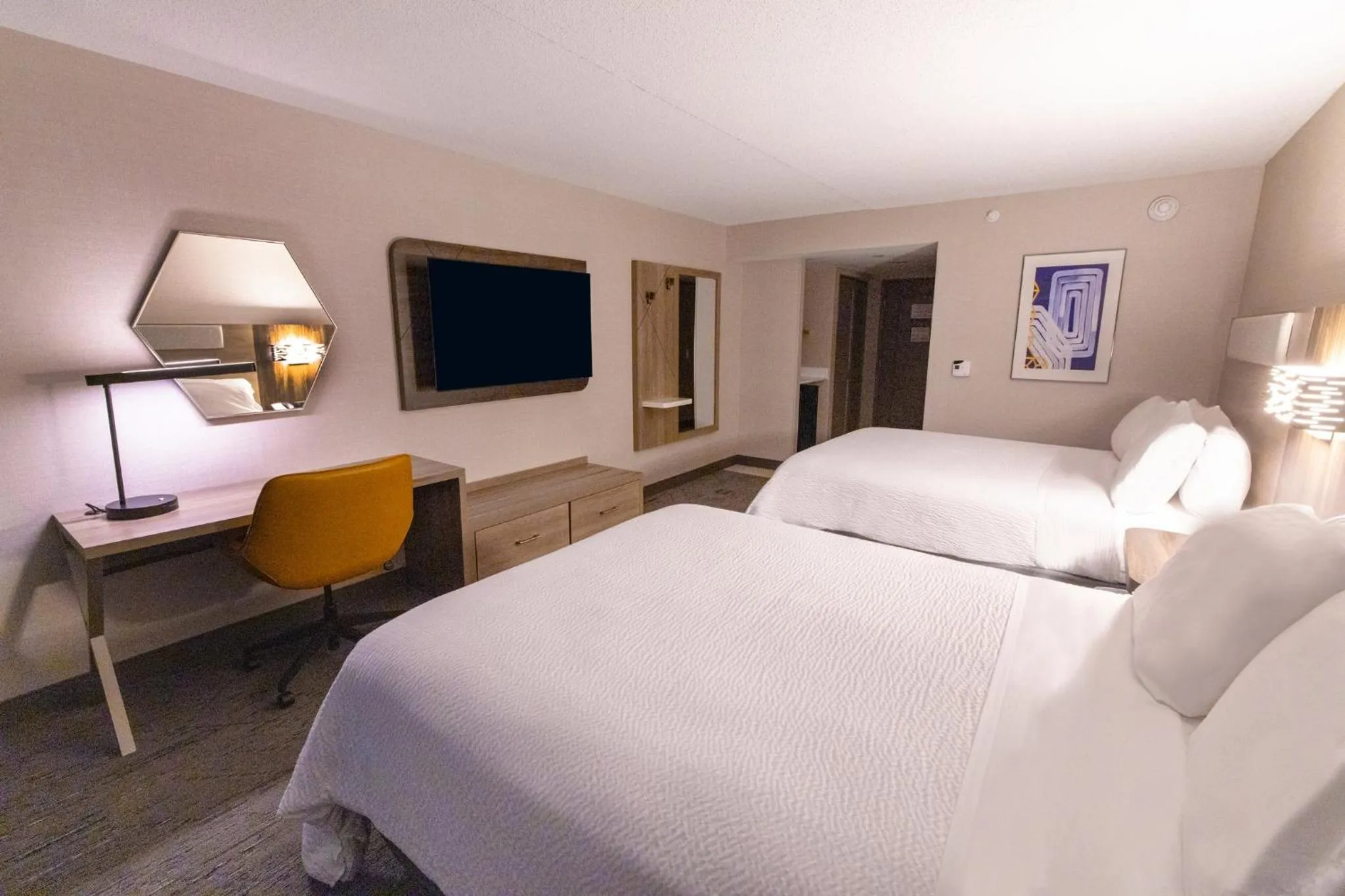 Photo of the whole room, Bed in Holiday Inn Express - Neptune by IHG