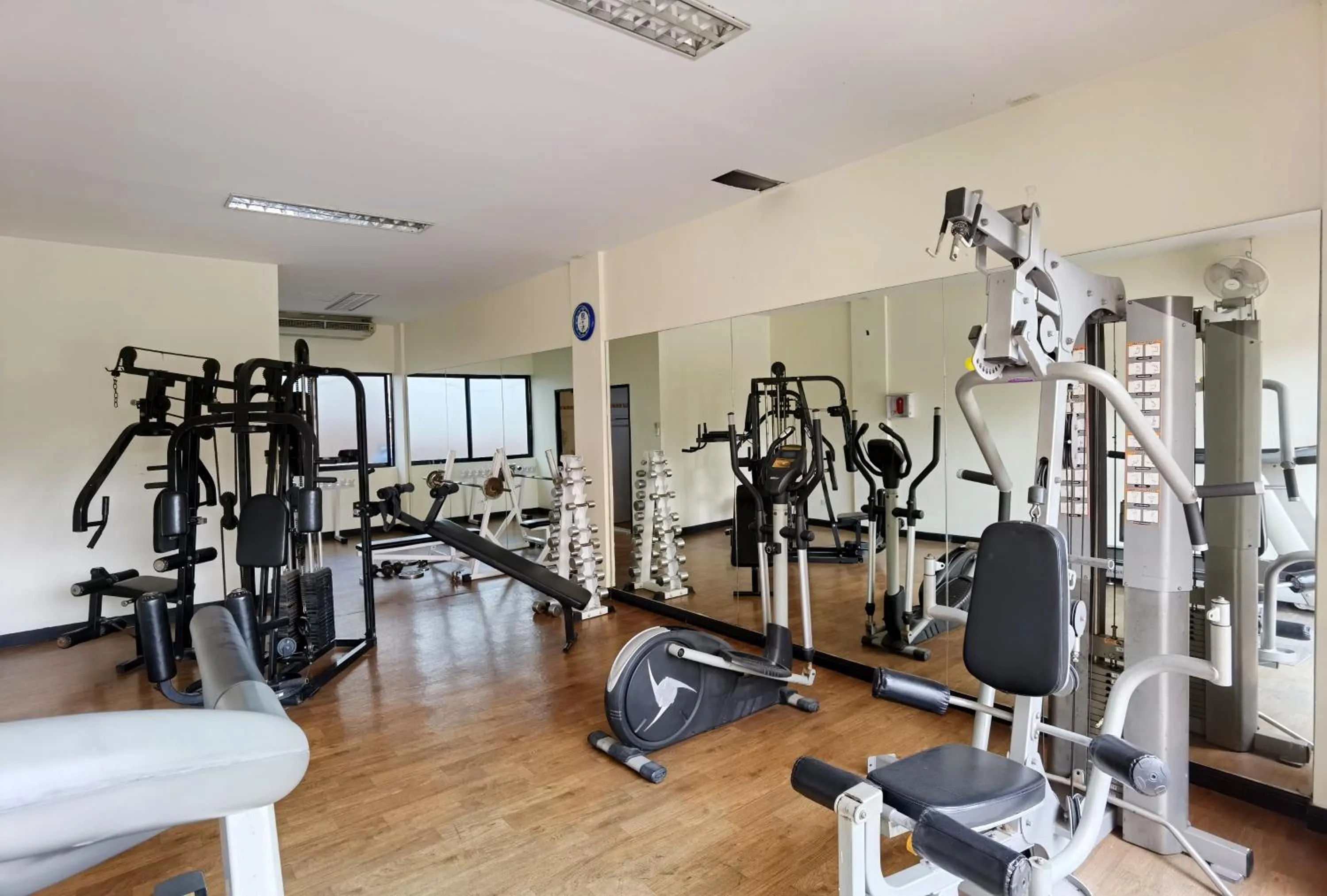 Fitness centre/facilities in Nova Park Hotel Pattaya