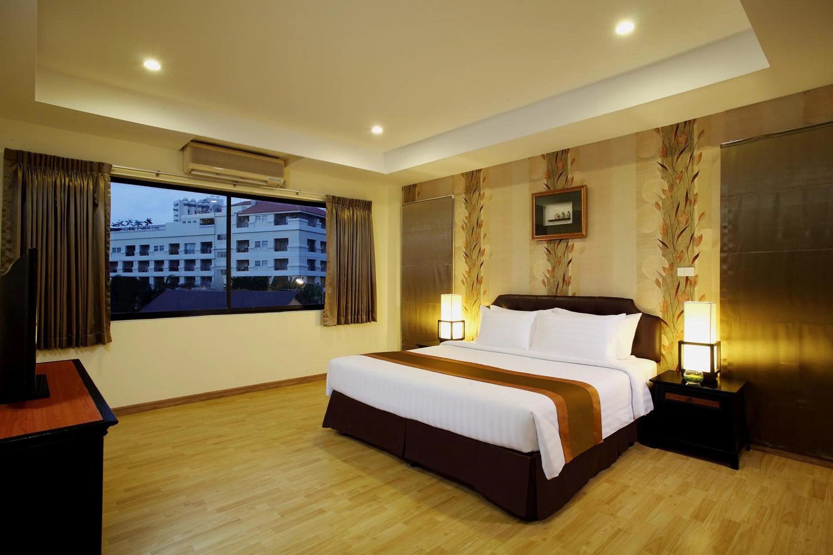 Photo of the whole room, Bed in Nova Park Hotel Pattaya