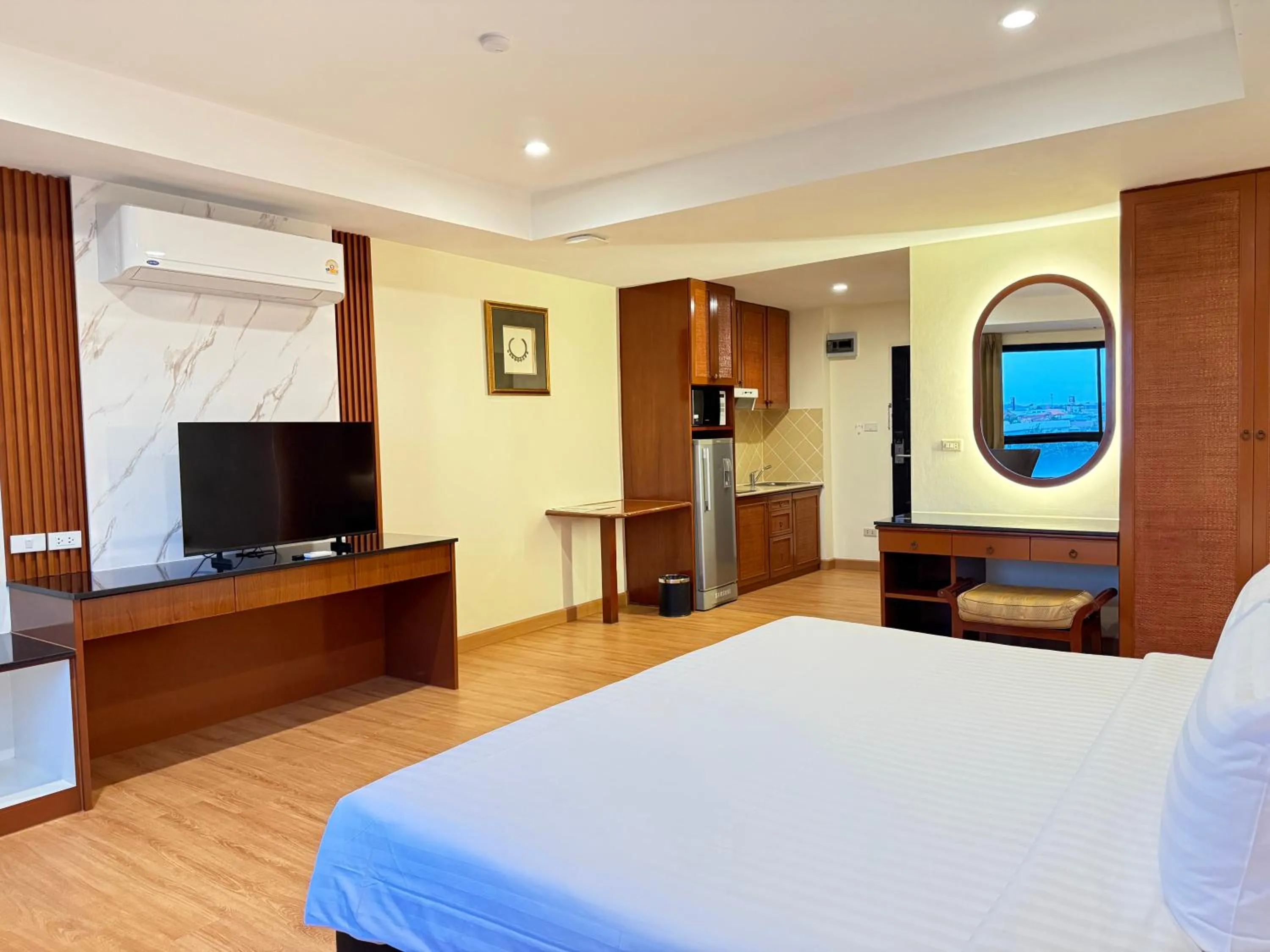 Photo of the whole room, Bed in Nova Park Hotel Pattaya