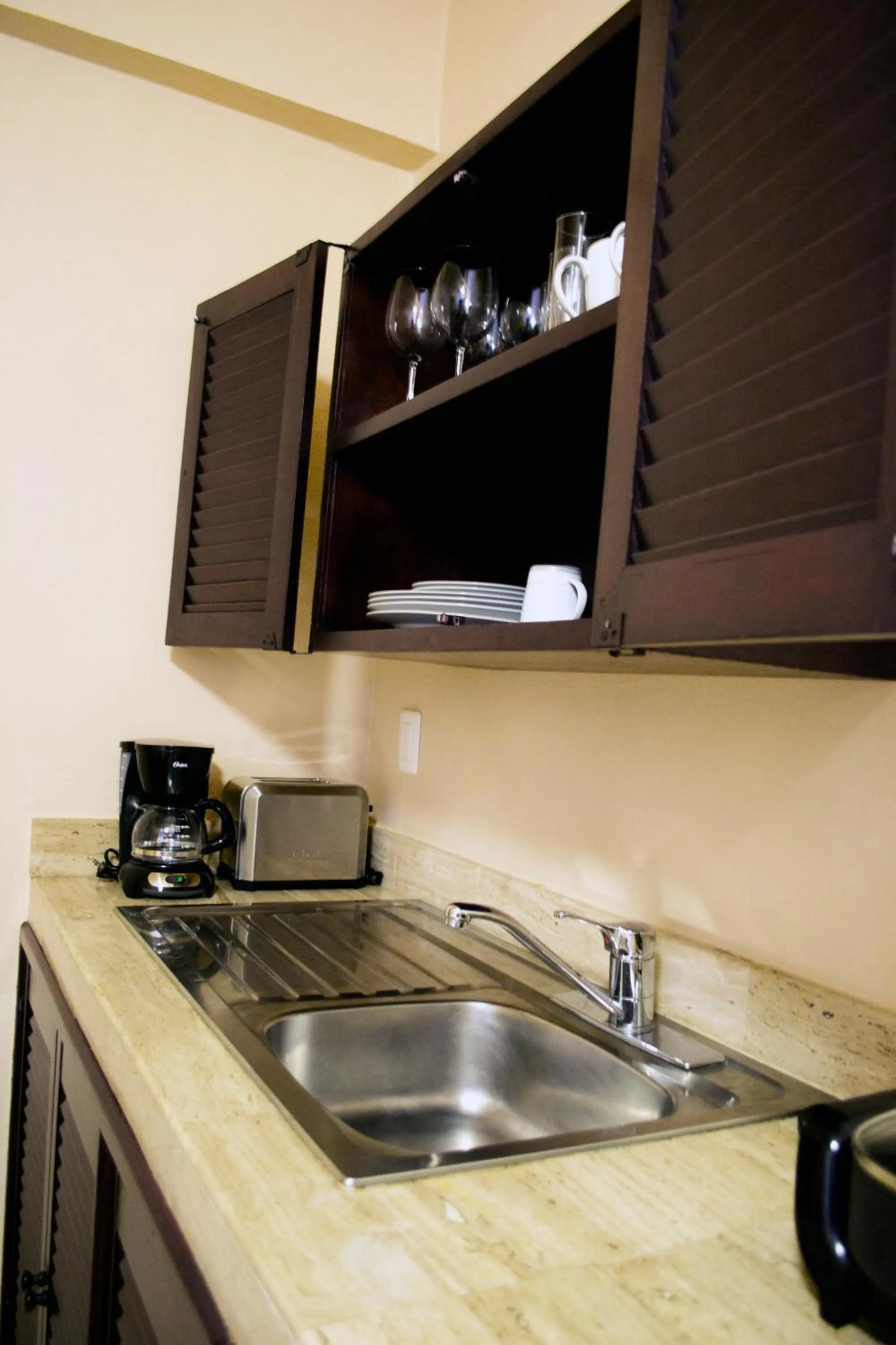 Coffee/tea facilities in "5th Av" Sol del Caribe Apart Hotel