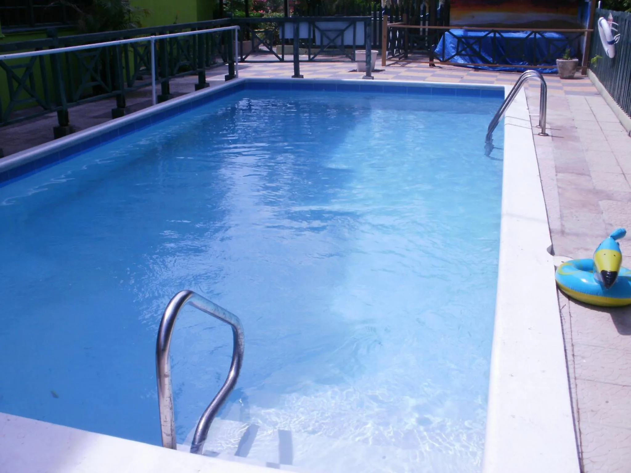 Swimming pool in Pineapple Court Hotel