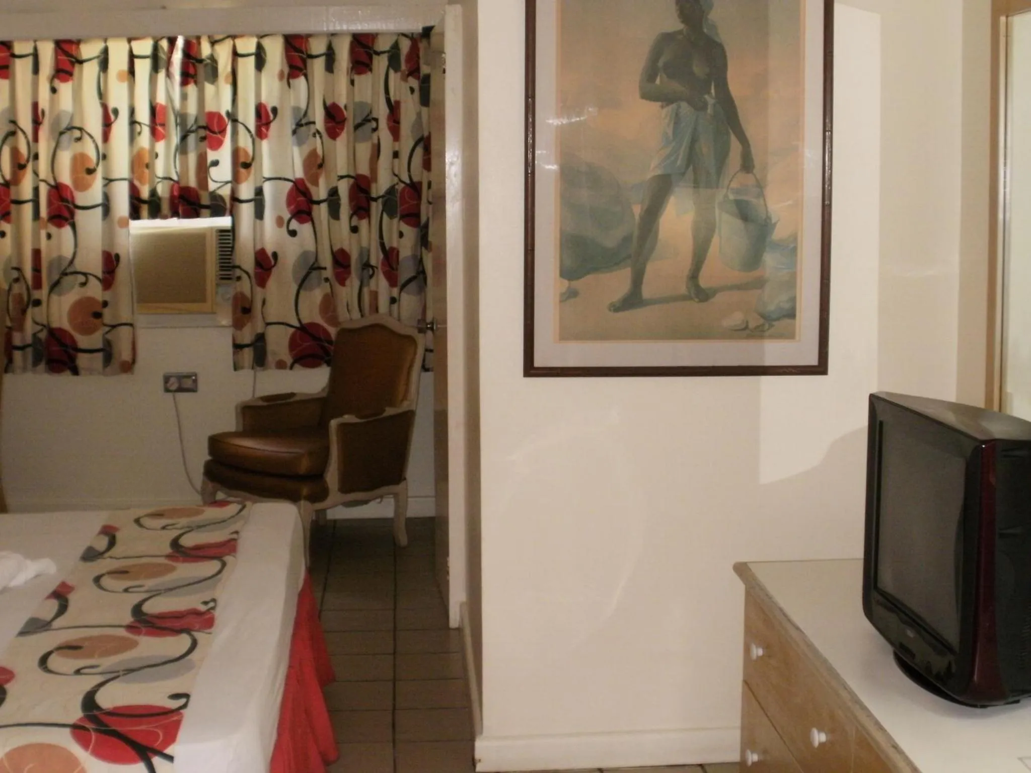 Decorative detail, Bed in Pineapple Court Hotel