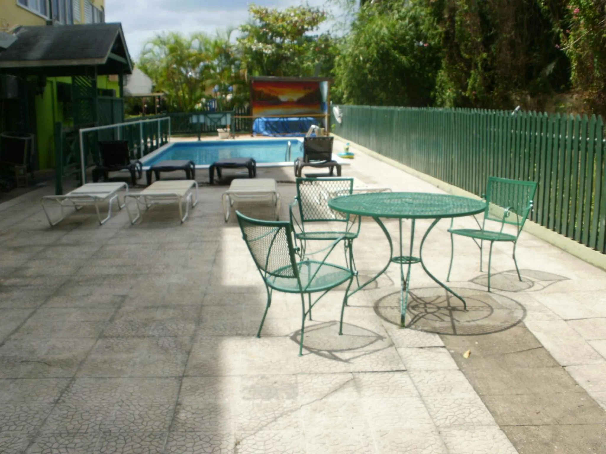 Swimming pool in Pineapple Court Hotel
