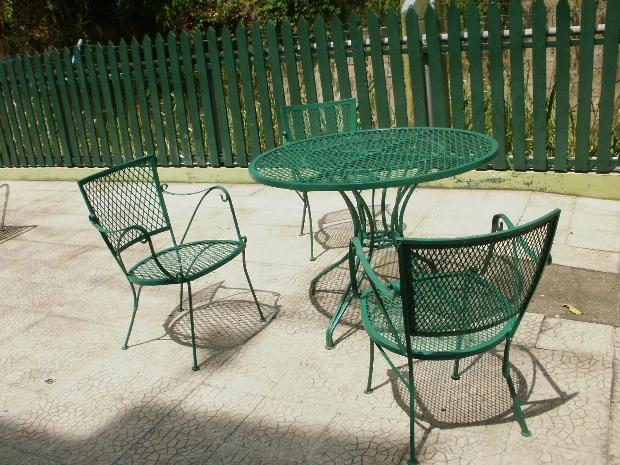 Patio in Pineapple Court Hotel