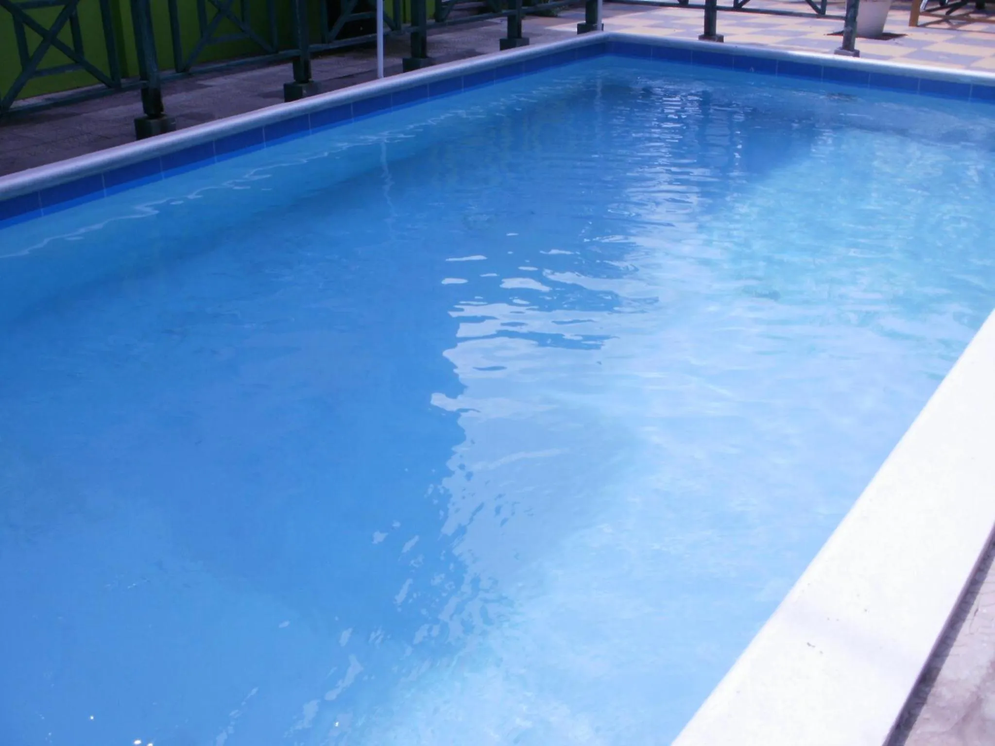 Swimming pool in Pineapple Court Hotel