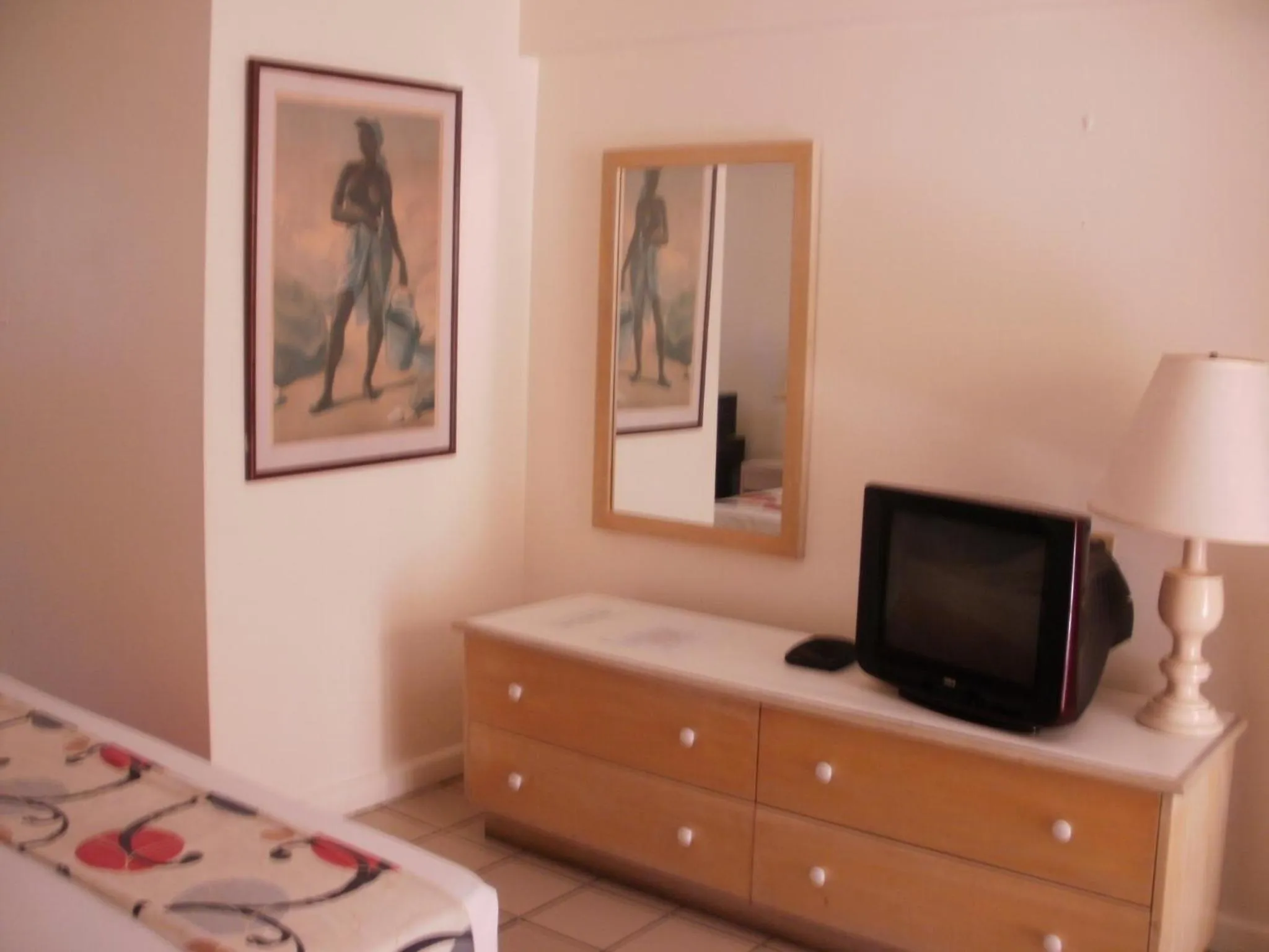 Decorative detail, Bed in Pineapple Court Hotel