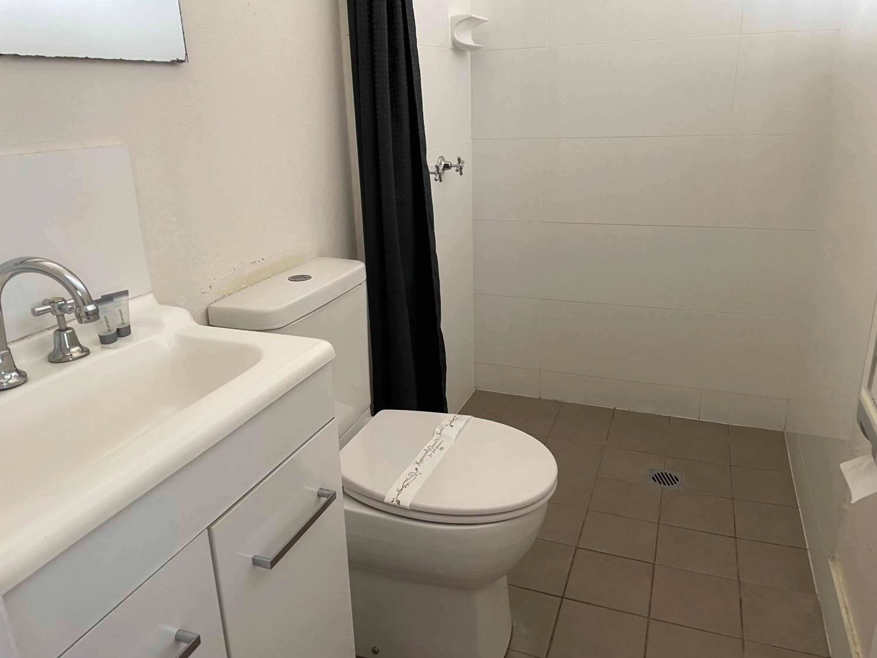 County Lodge Motor Inn