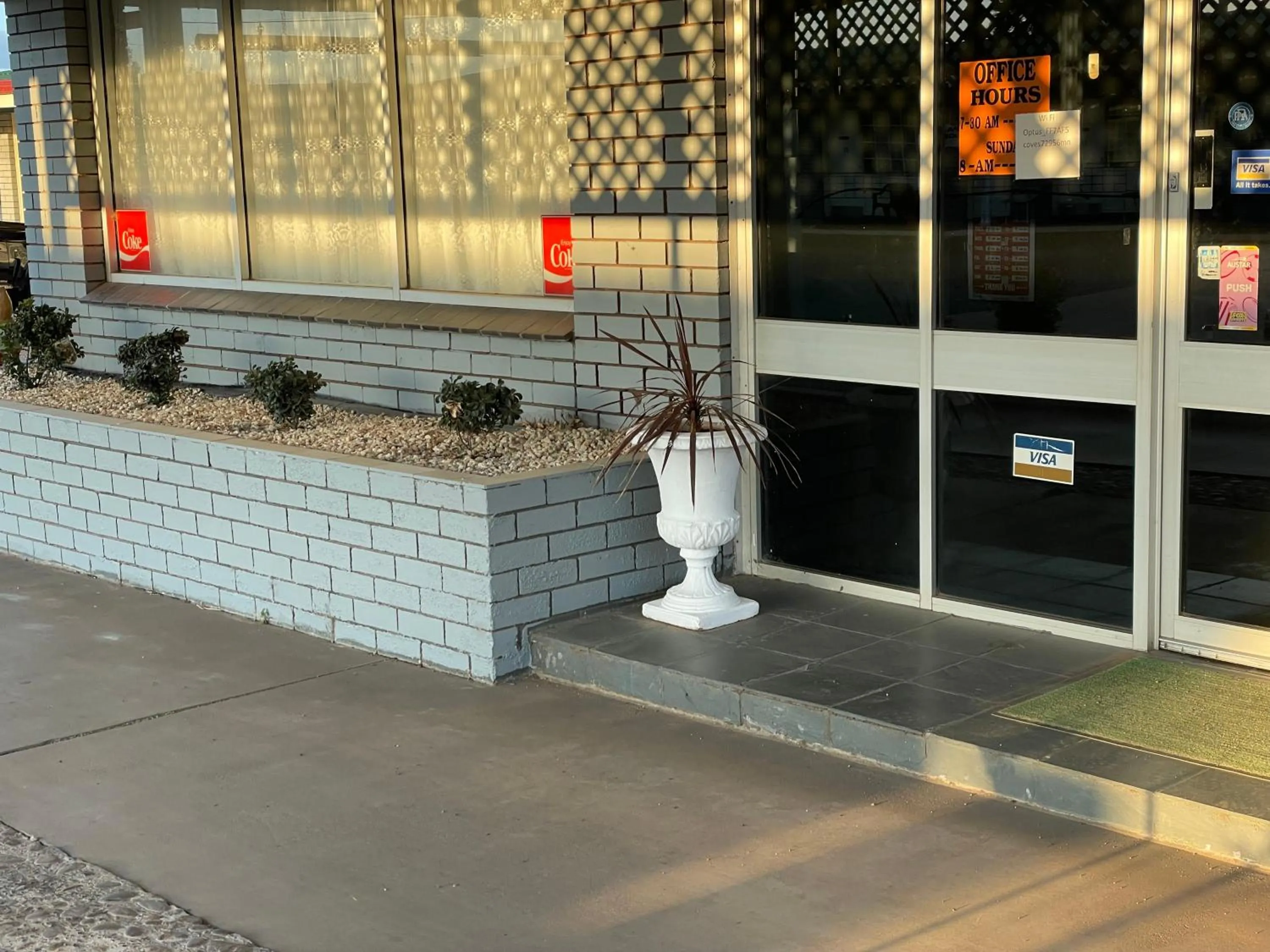 County Lodge Motor Inn