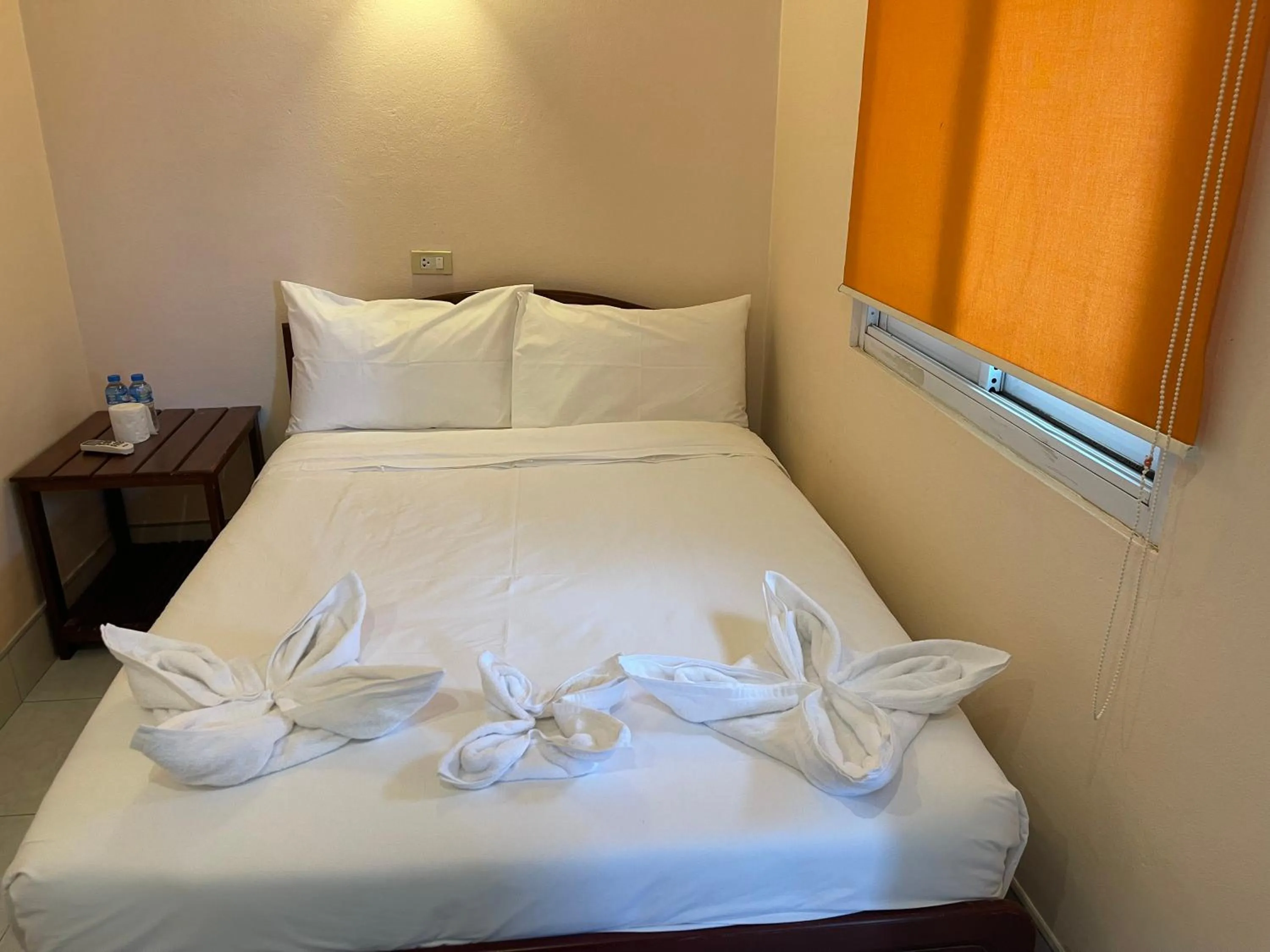 Bedroom, Bed in Hoang Kim Hotel