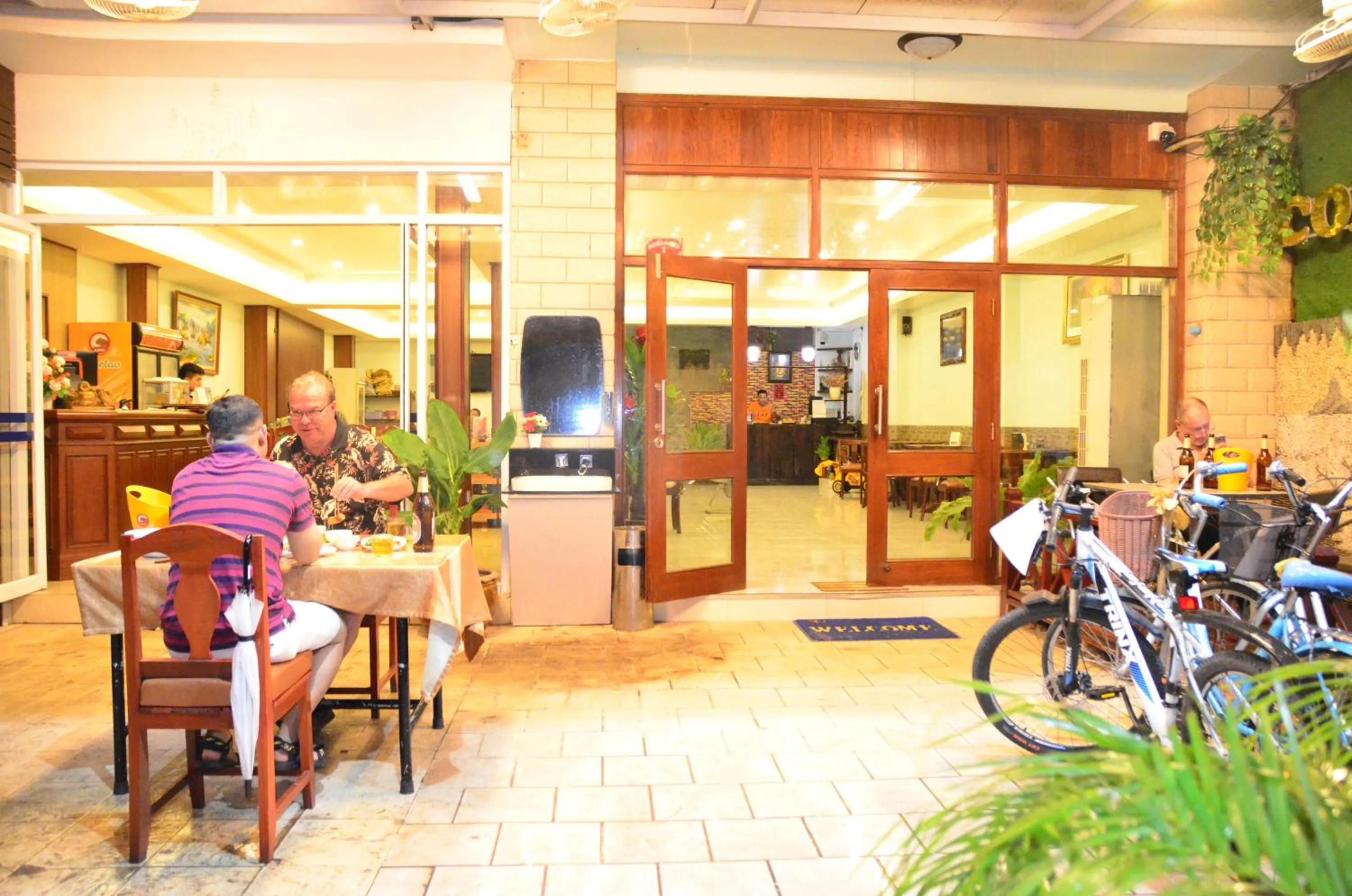 Restaurant/places to eat in Hoang Kim Hotel