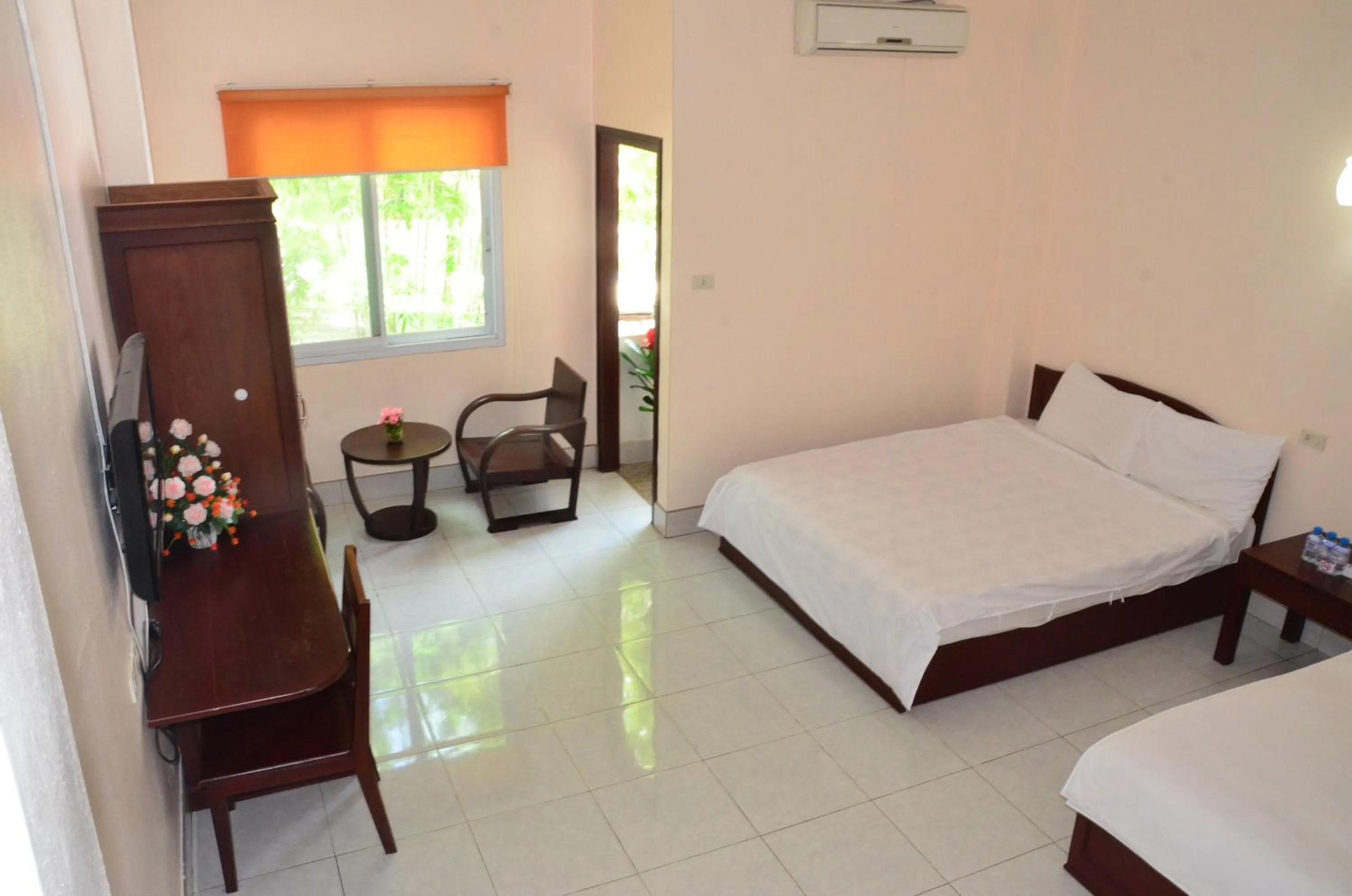 Bedroom, Bed in Hoang Kim Hotel