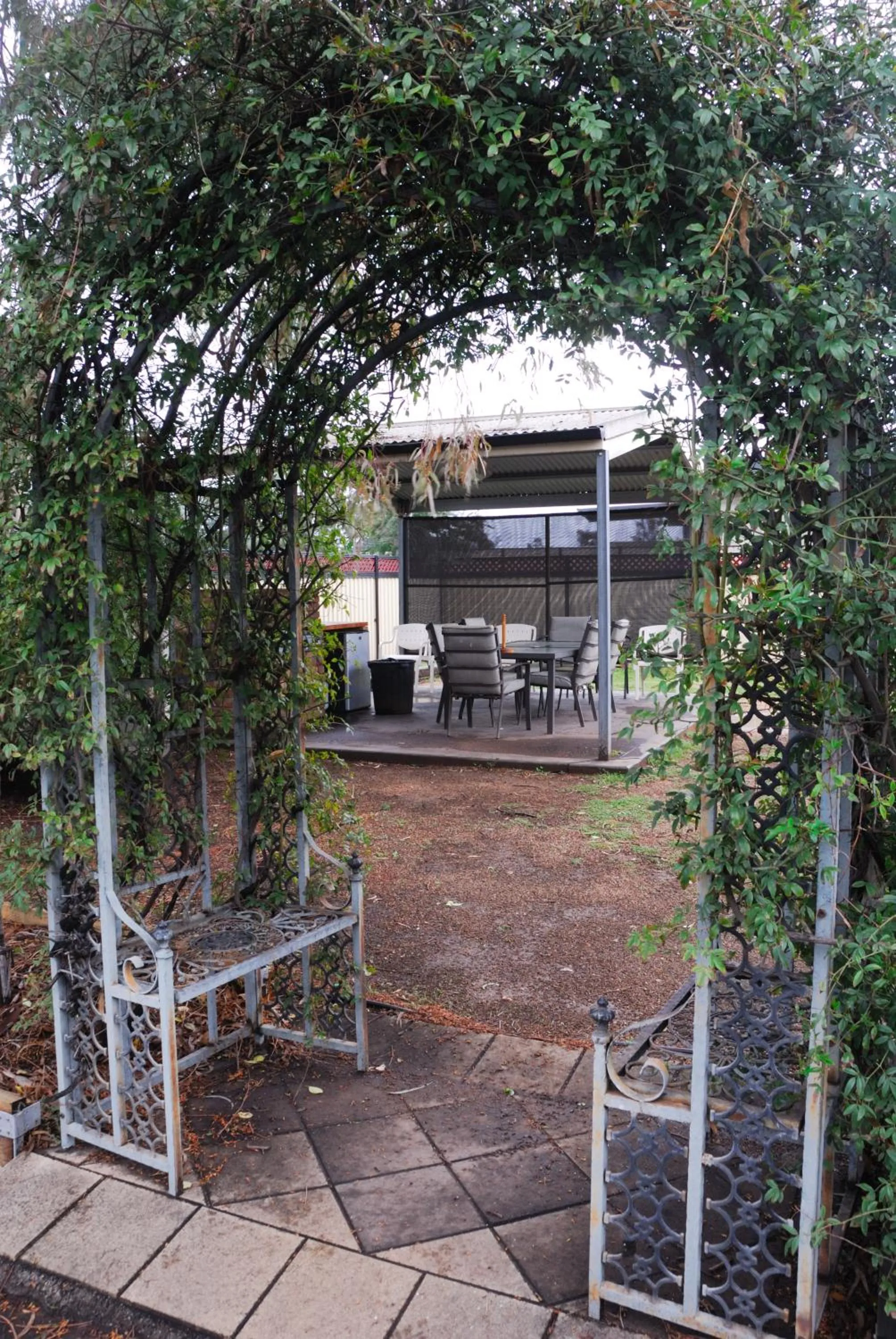 BBQ facilities in Mayfair Motel