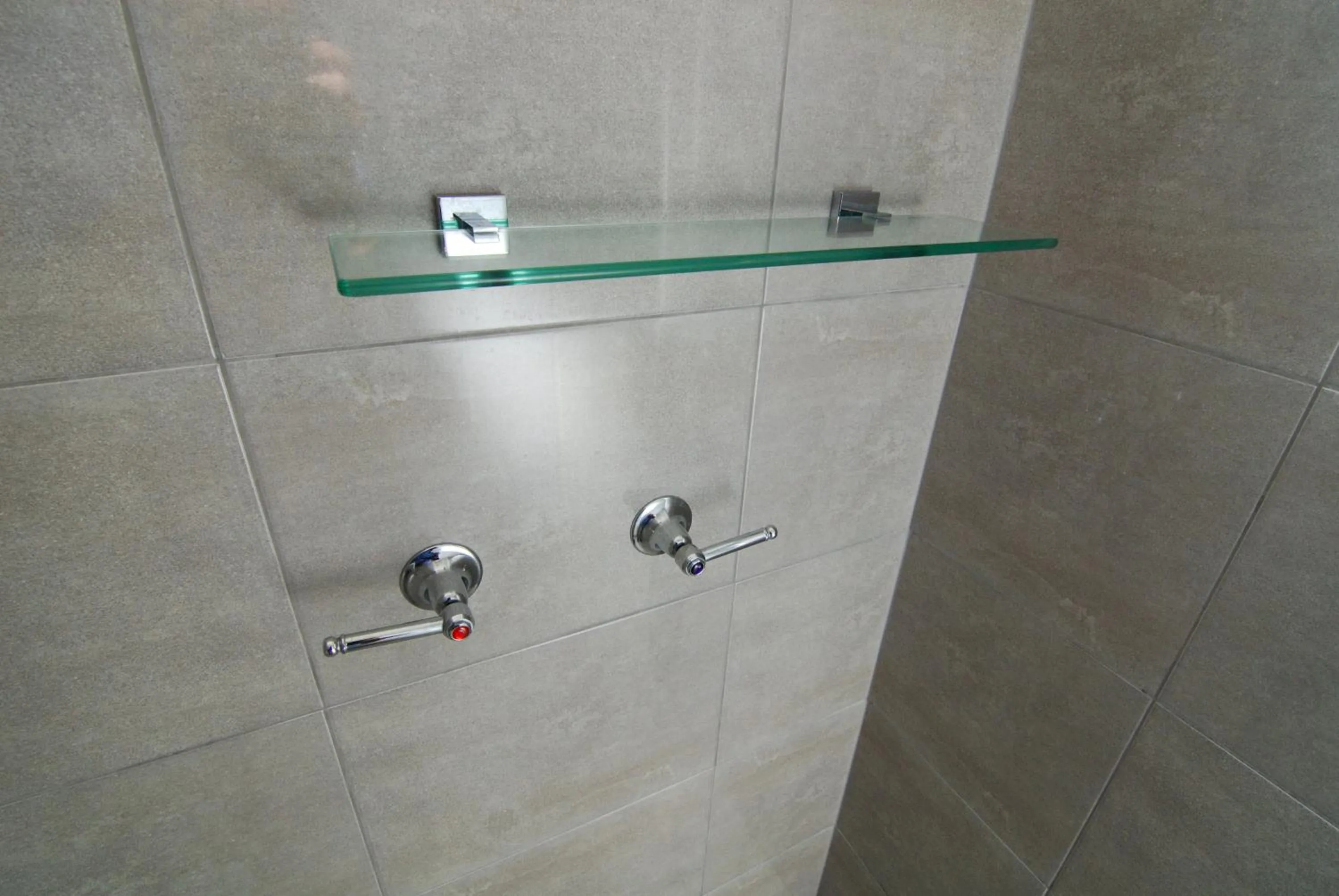 Bathroom in Mayfair Motel