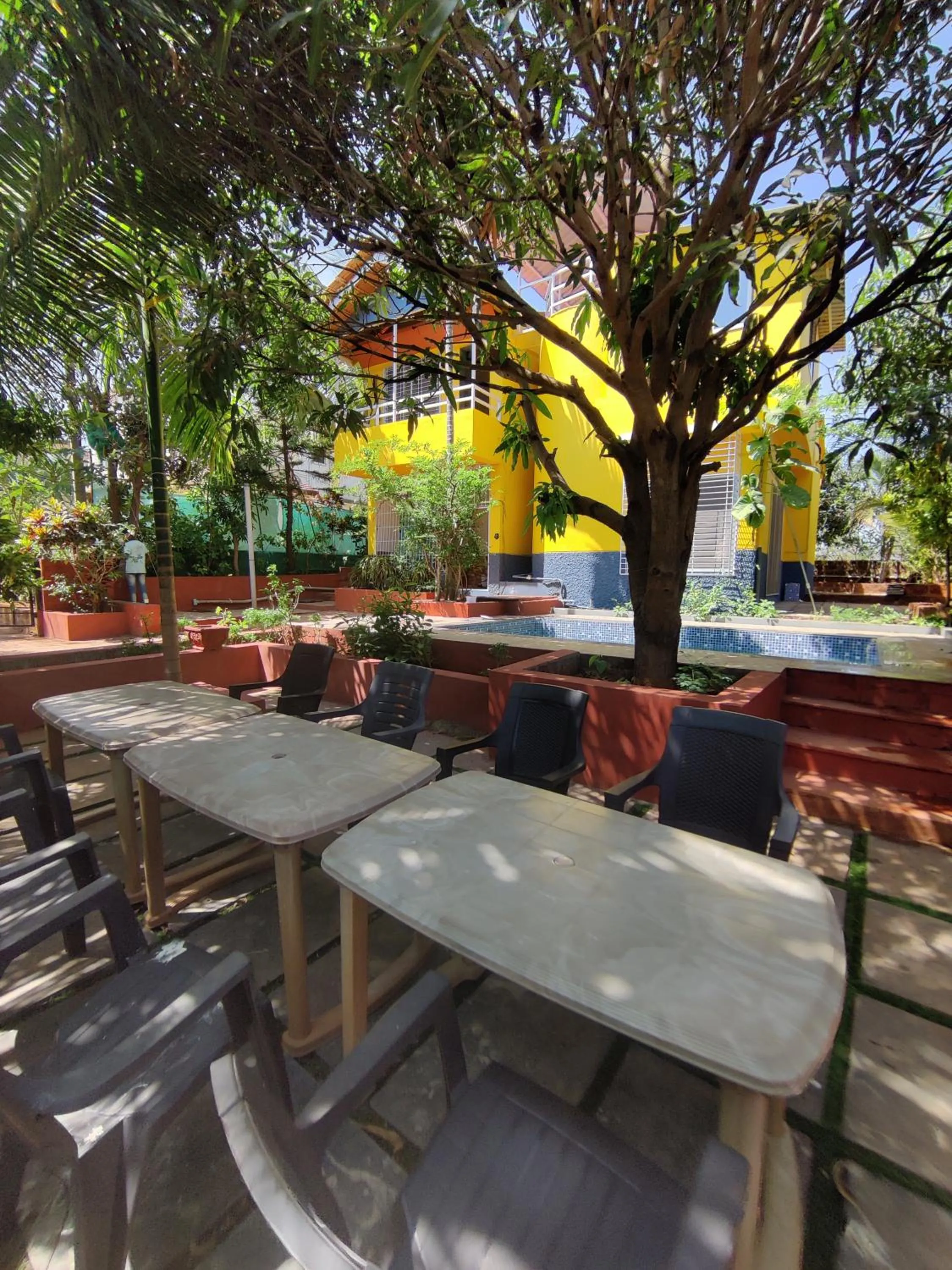 Garden view in Redstone House by Oxystays Hospitality