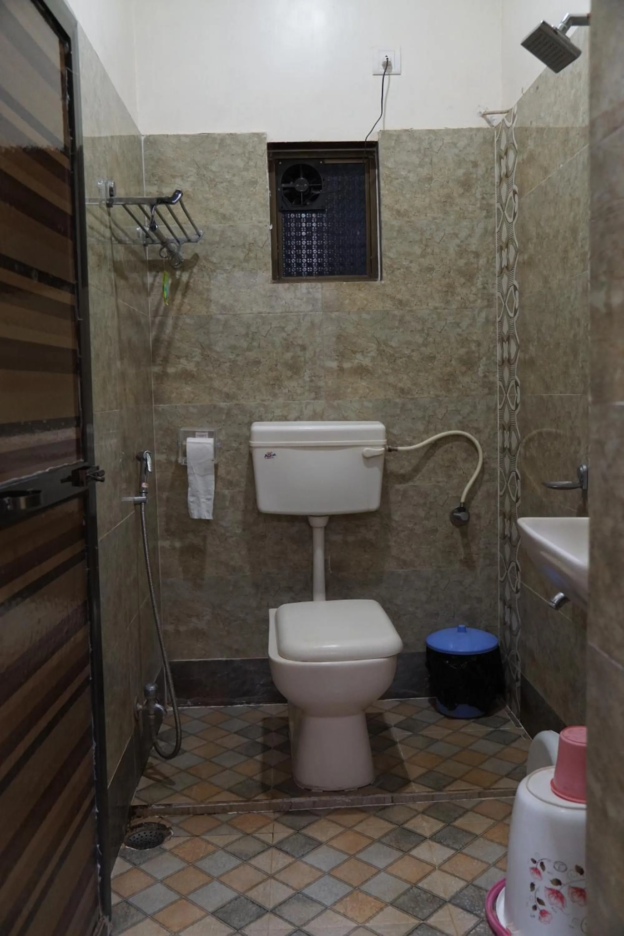 Redstone House by Oxystays Hospitality