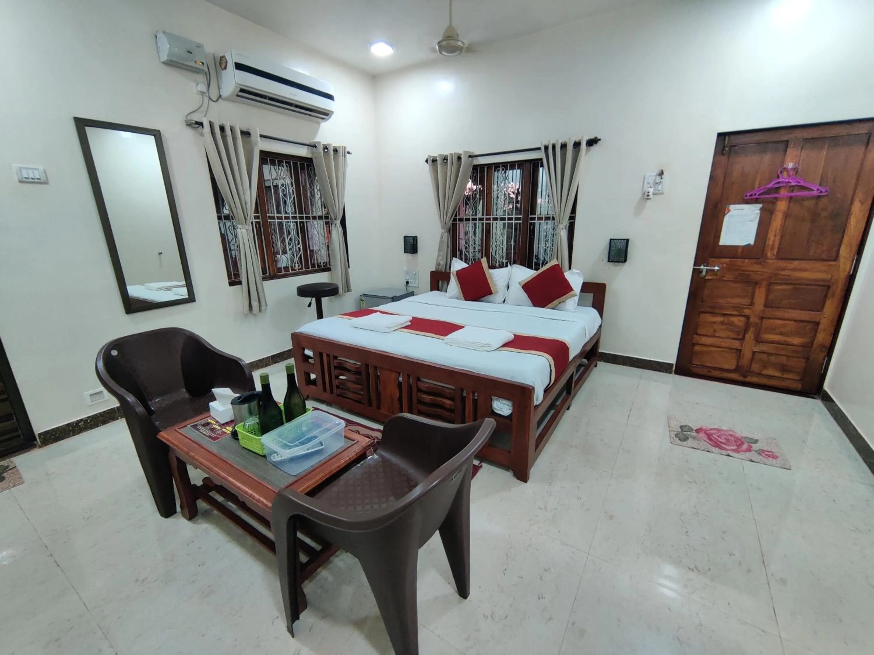 Bed in Redstone House by Oxystays Hospitality