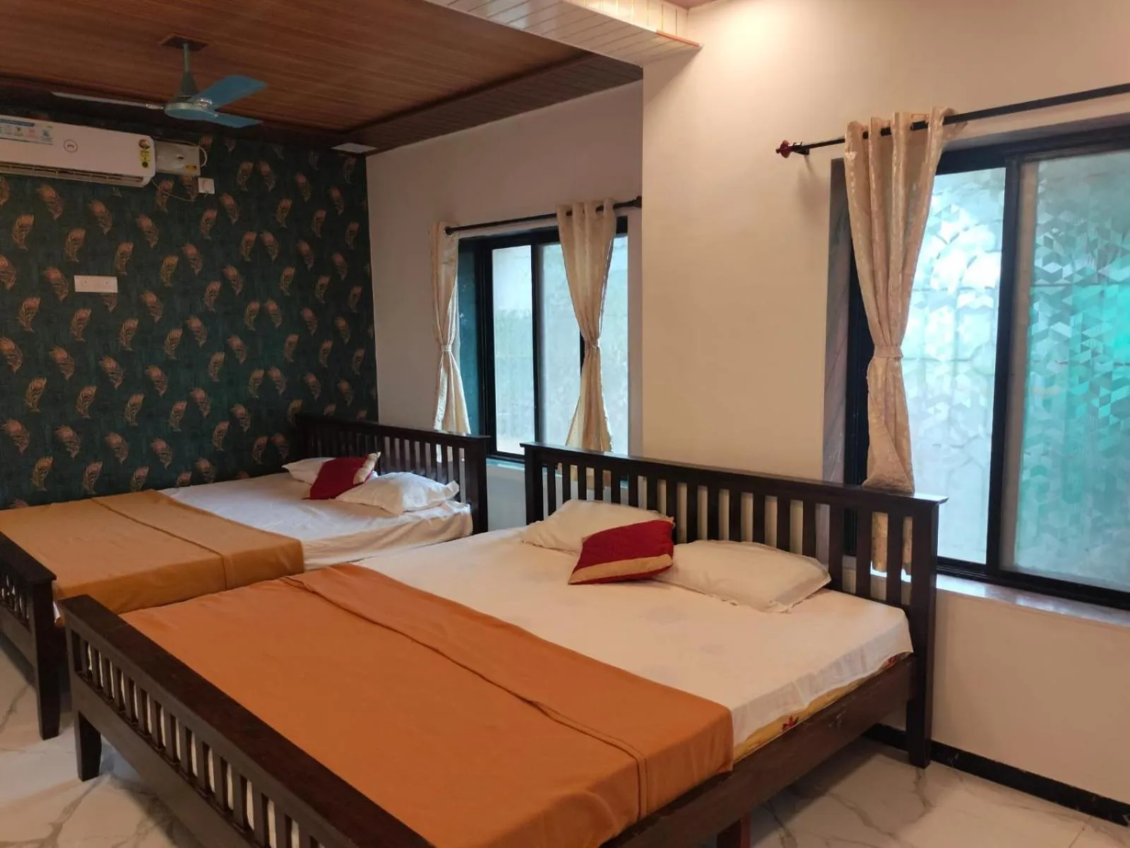 Bed in Redstone House by Oxystays Hospitality